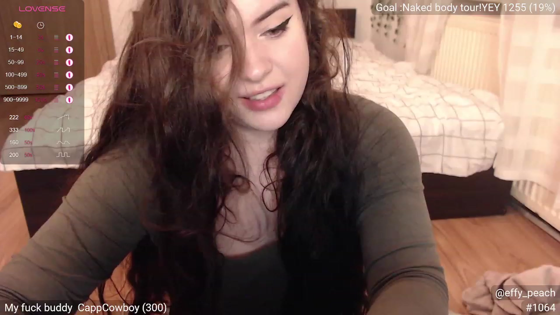 Gallery image thumbnail from Effy_peach's myfreecams stream on, 09/19/2023, 23:33 image 6 of 20