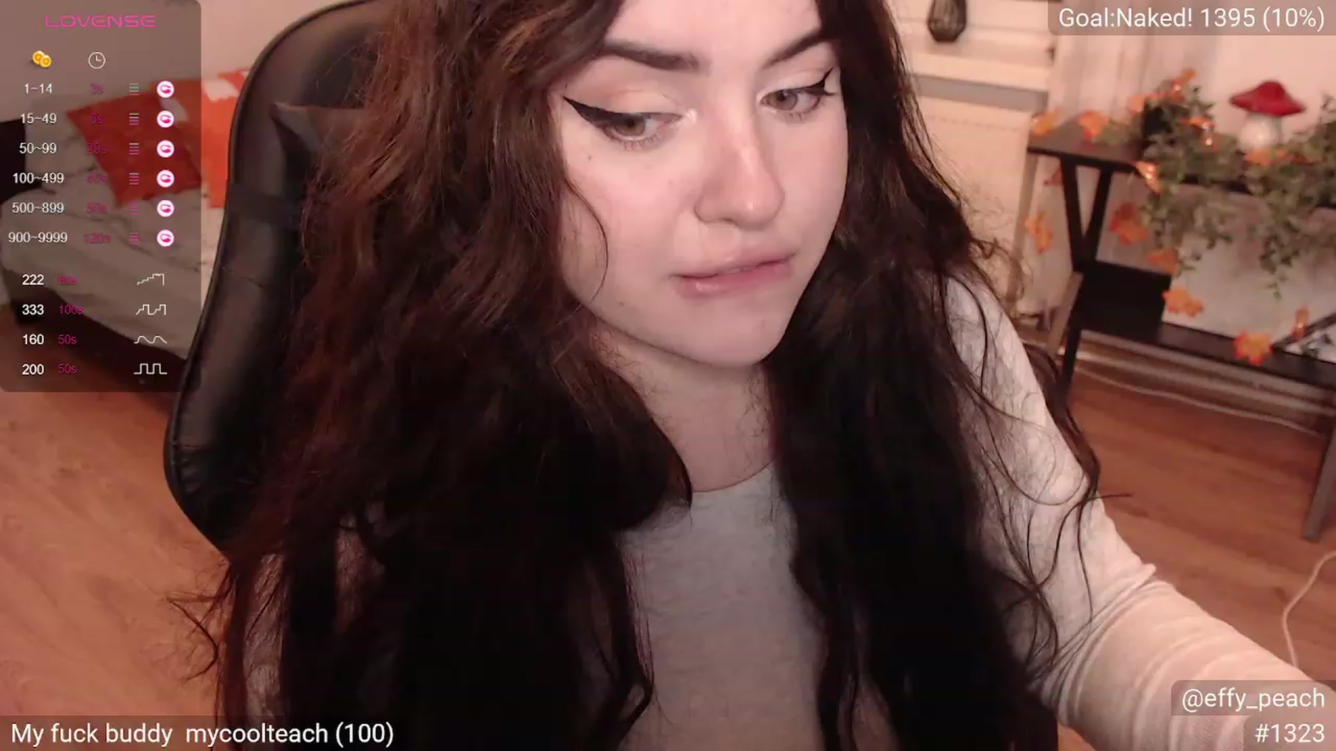 Gallery image thumbnail from Effy_peach's myfreecams stream on, 10/17/2023, 21:52 image 17 of 20