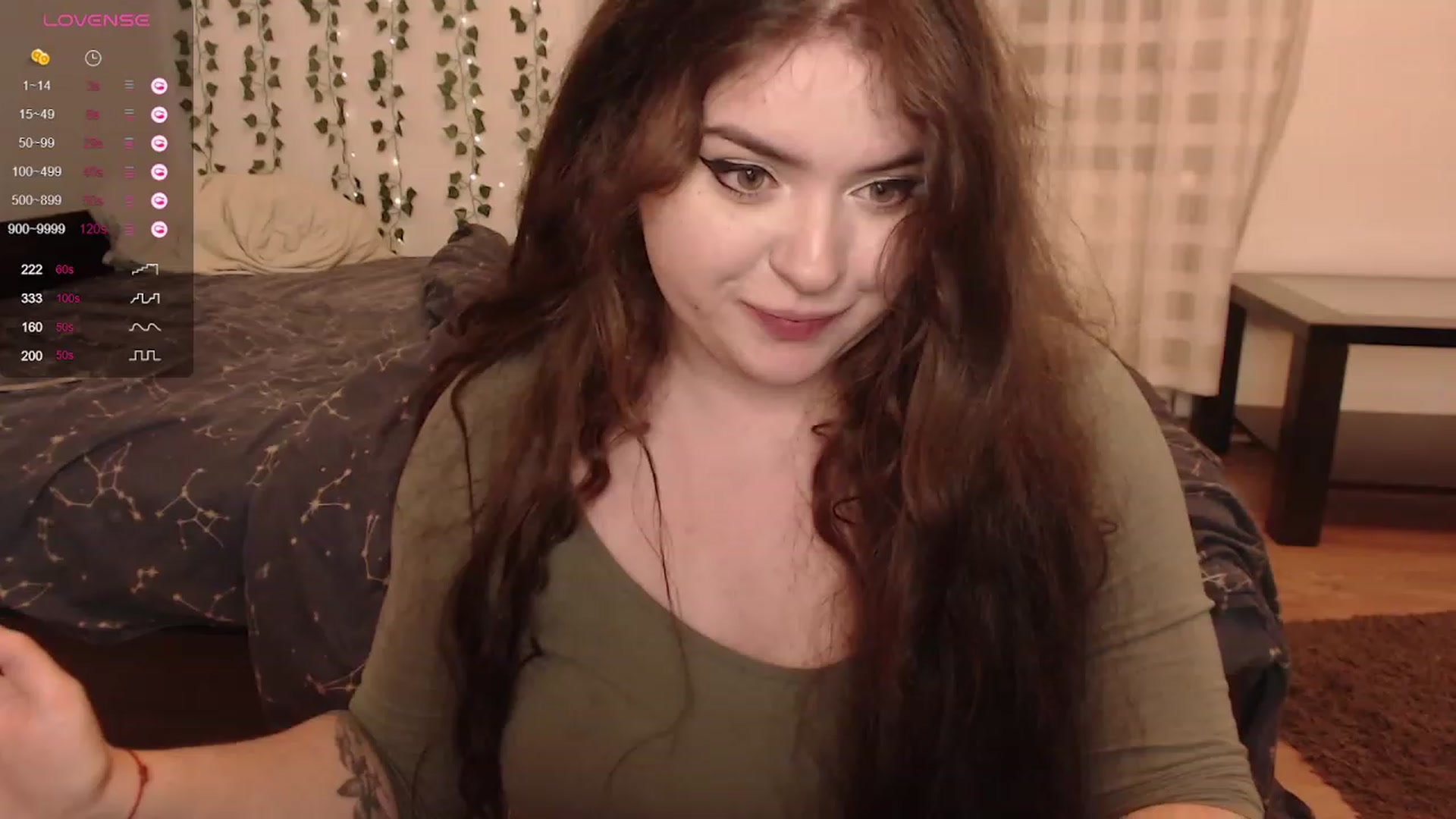 Gallery image thumbnail from Effy_peach's myfreecams stream on, 03/18/2024, 24:22 image 15 of 20