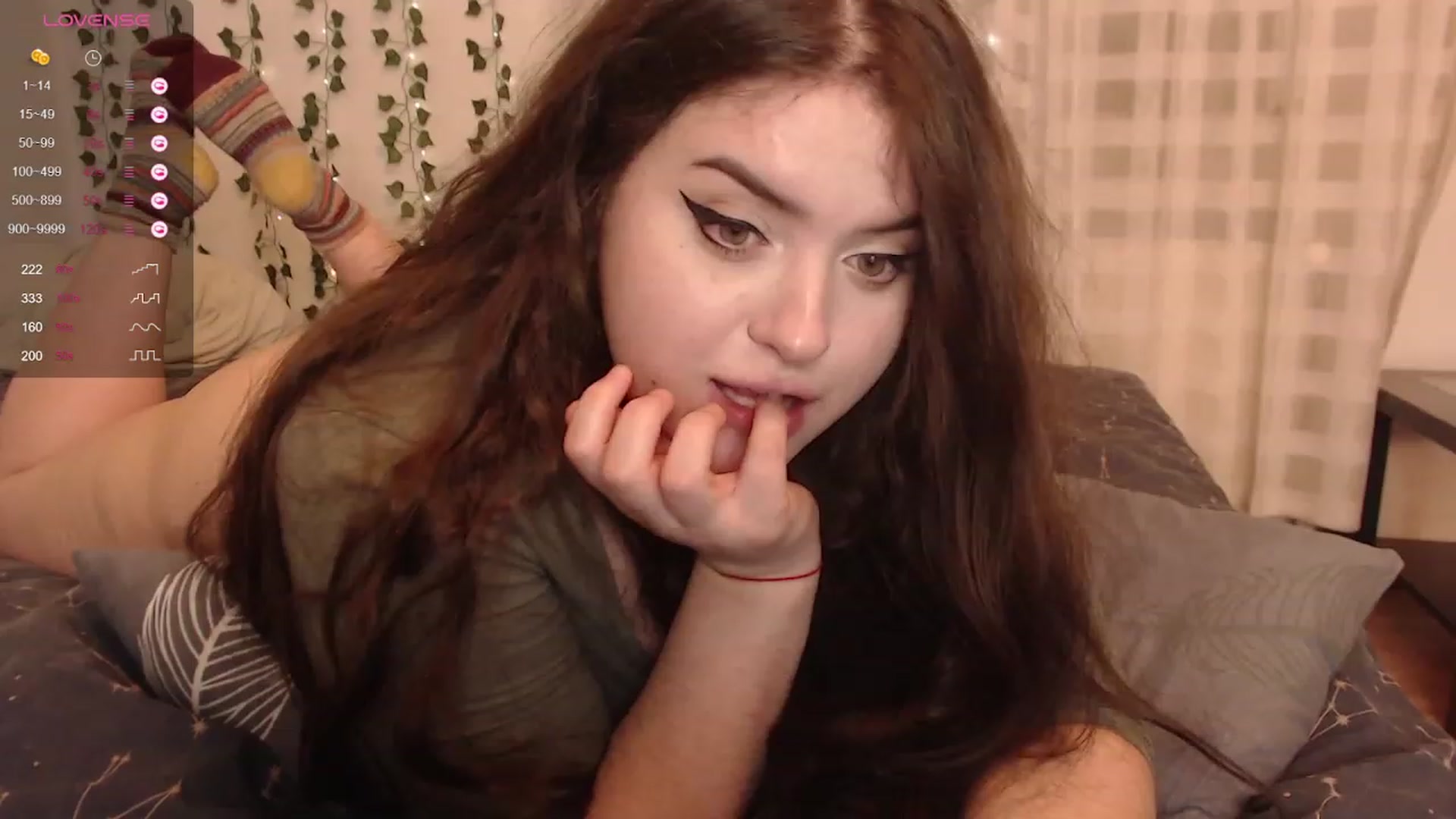 Gallery image thumbnail from Effy_peach's myfreecams stream on, 03/18/2024, 24:22 image 7 of 20