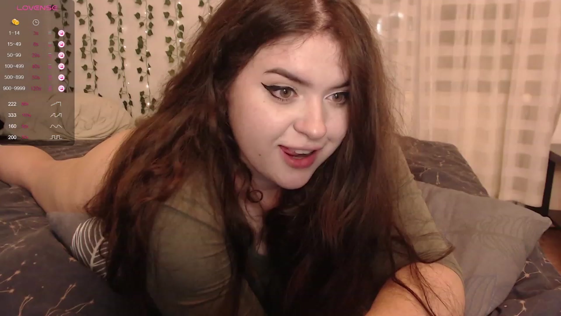 Gallery image thumbnail from Effy_peach's myfreecams stream on, 03/18/2024, 24:22 image 6 of 20
