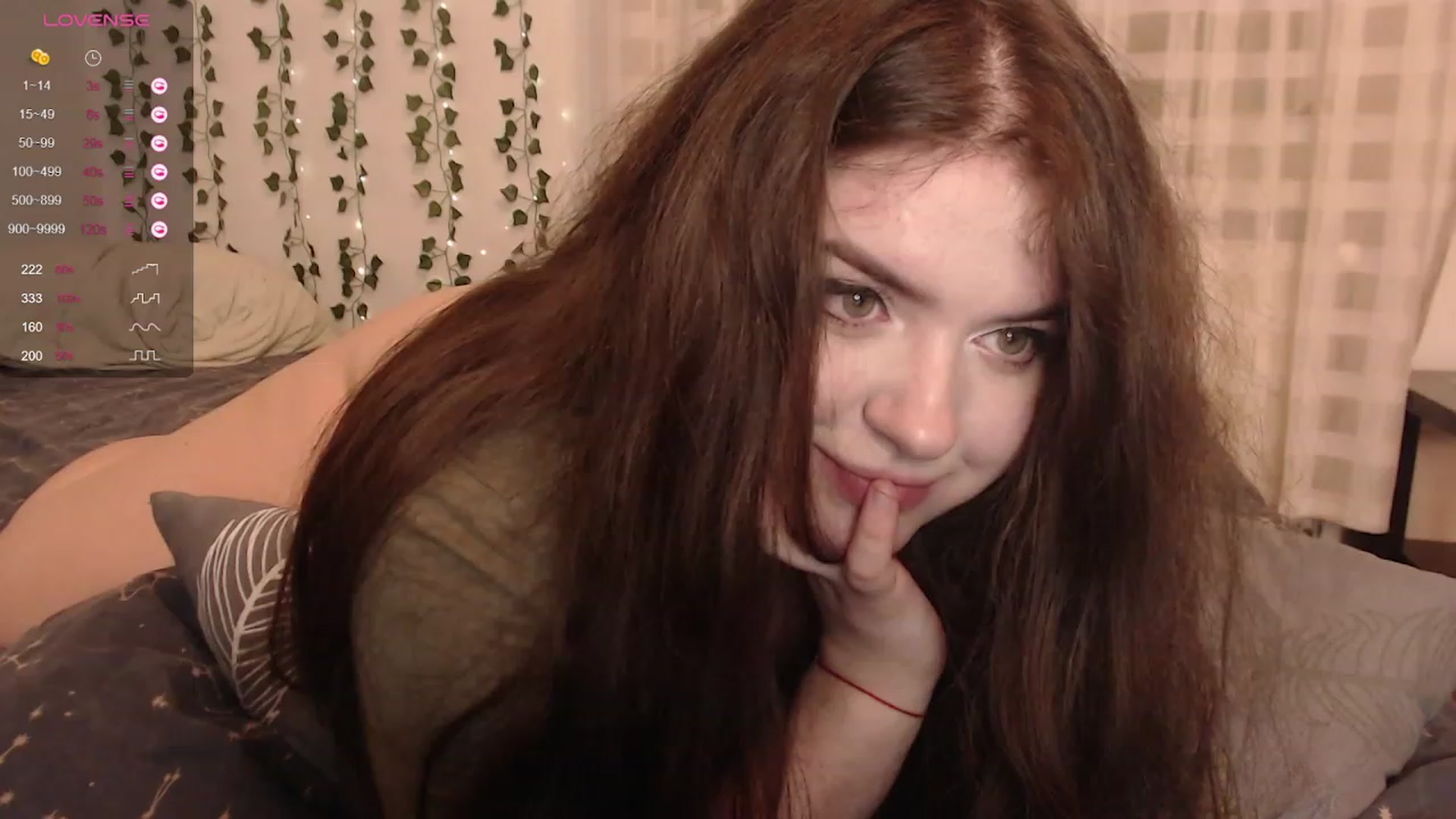 Gallery image thumbnail from Effy_peach's myfreecams stream on, 03/18/2024, 24:22 image 10 of 20