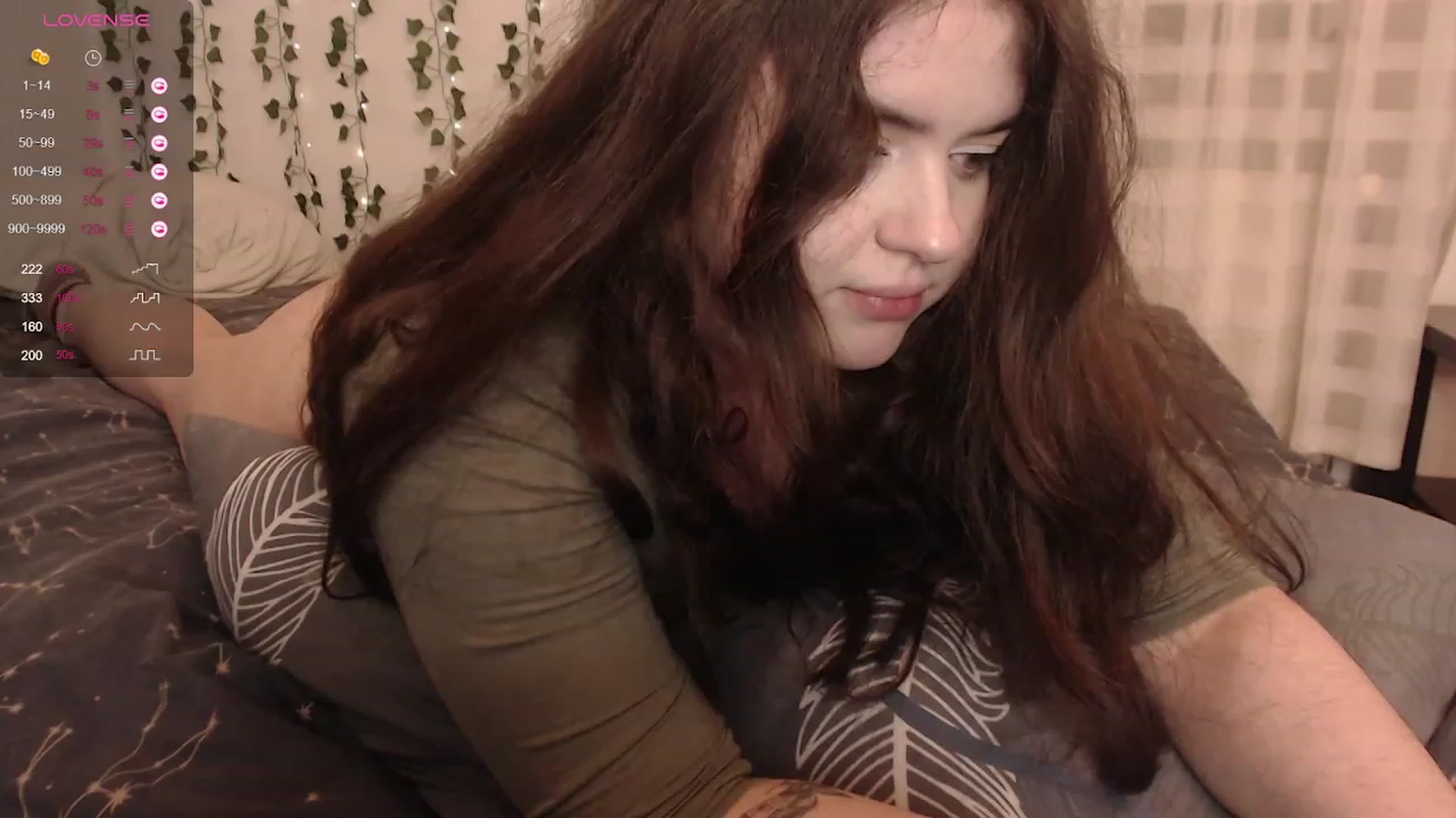 Gallery image thumbnail from Effy_peach's myfreecams stream on, 03/18/2024, 24:22 image 13 of 20