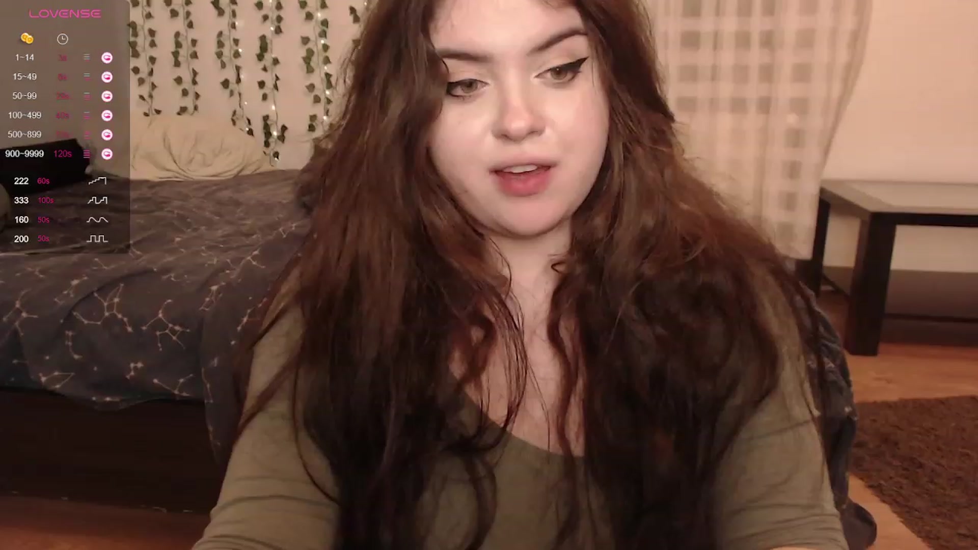 Gallery image thumbnail from Effy_peach's myfreecams stream on, 03/18/2024, 24:22 image 17 of 20