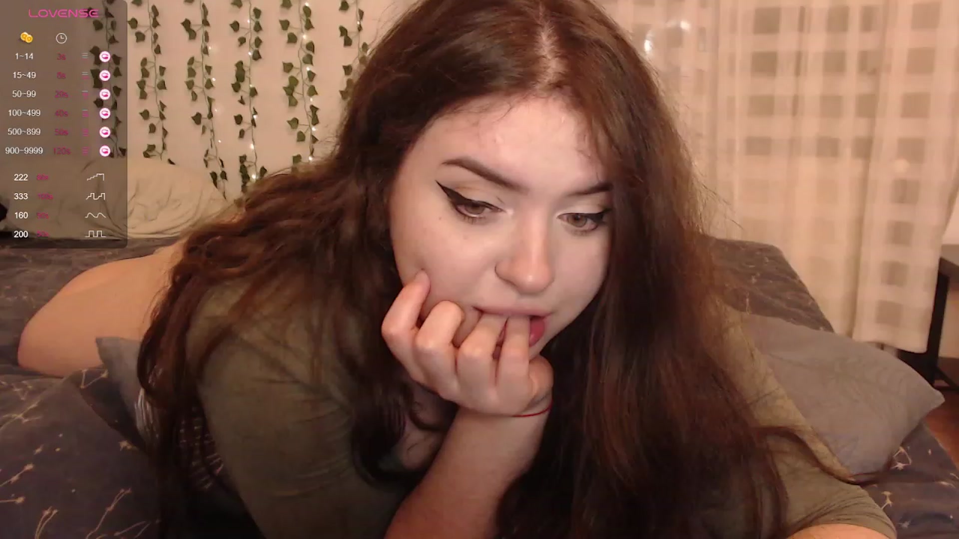 Gallery image thumbnail from Effy_peach's myfreecams stream on, 03/18/2024, 24:22 image 3 of 20