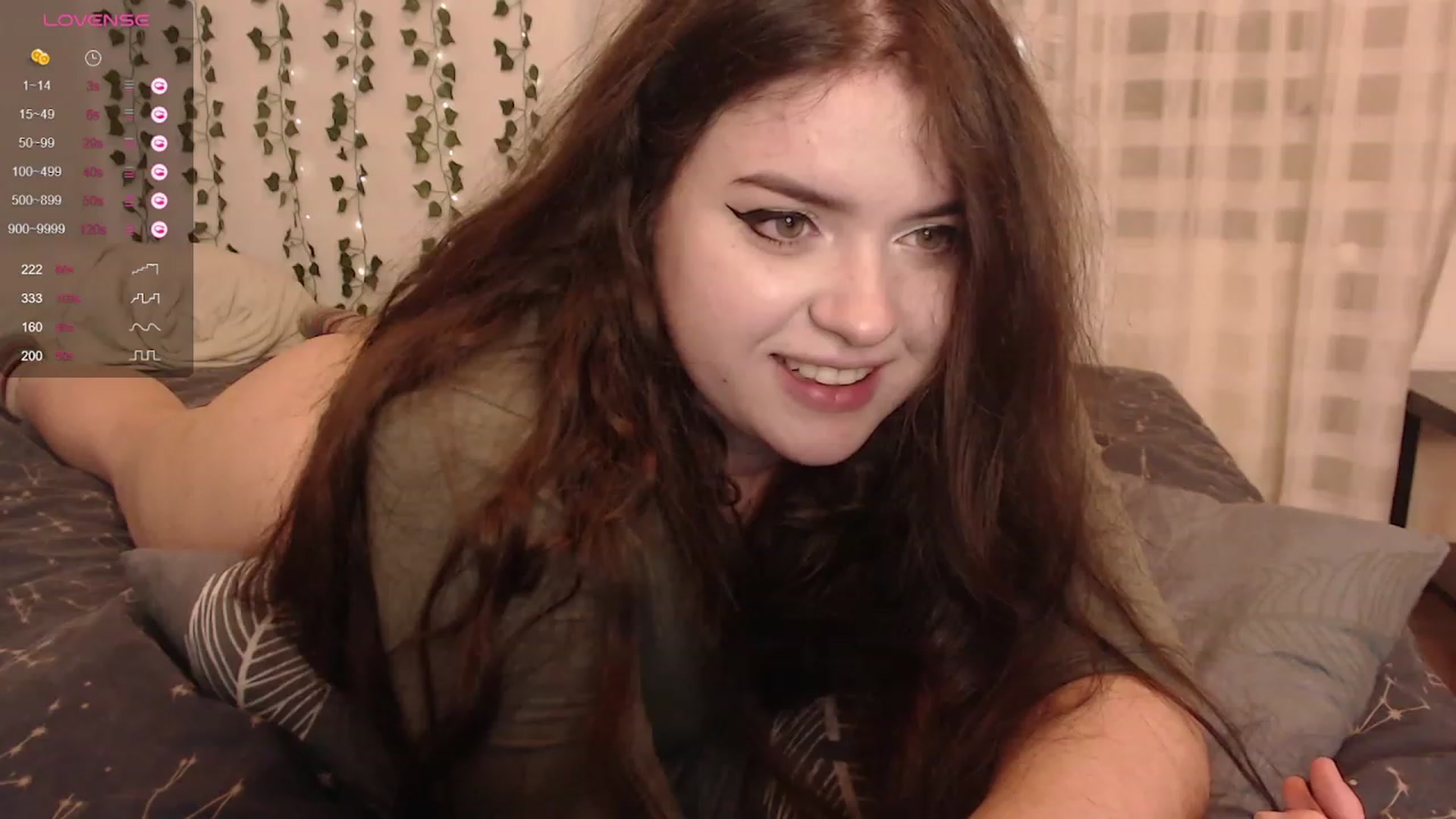Gallery image thumbnail from Effy_peach's myfreecams stream on, 03/18/2024, 24:22 image 8 of 20