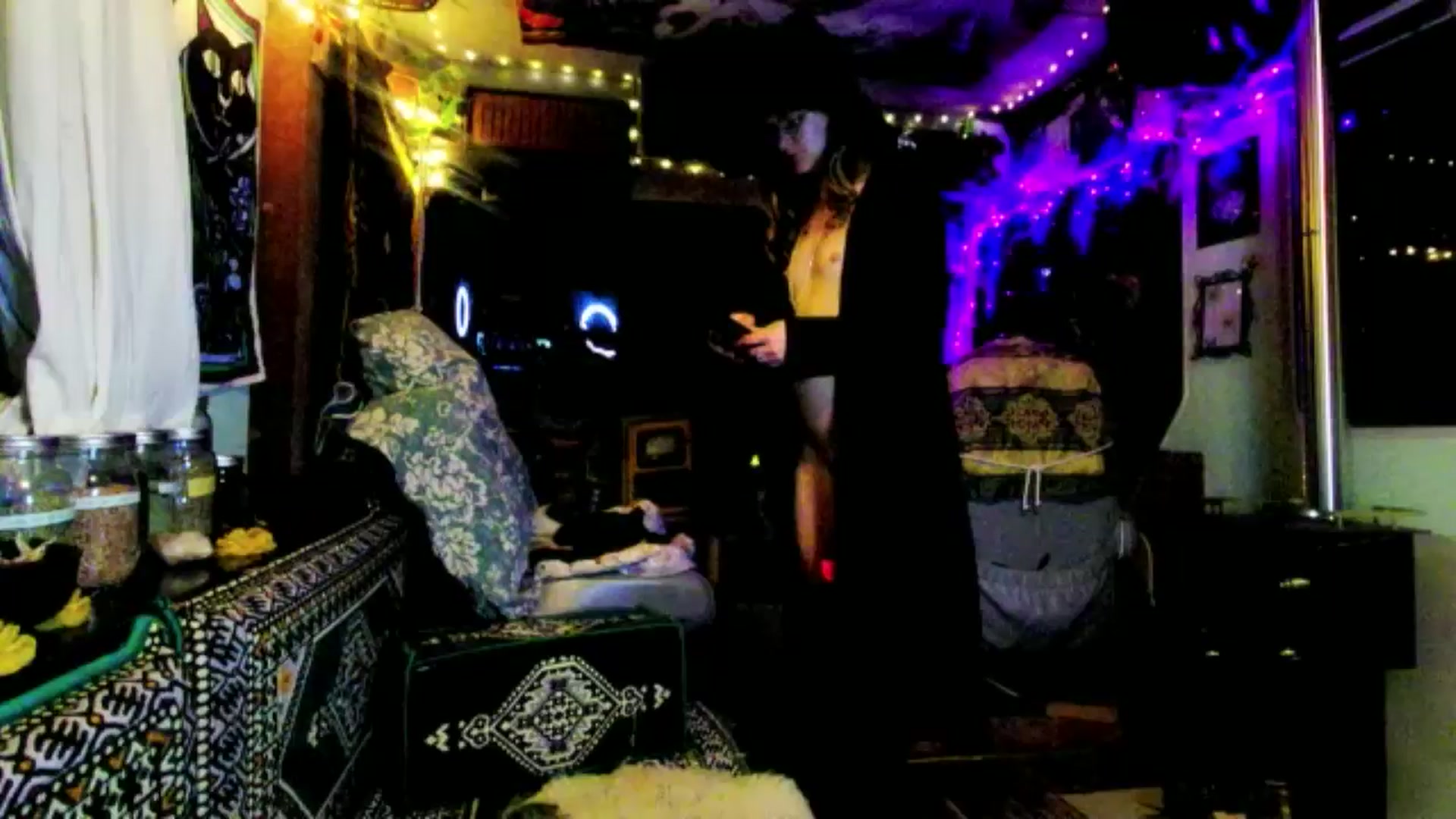 Gallery image thumbnail from Effykitty420's myfreecams stream on, 01/26/2025, 08:46 image 3 of 20