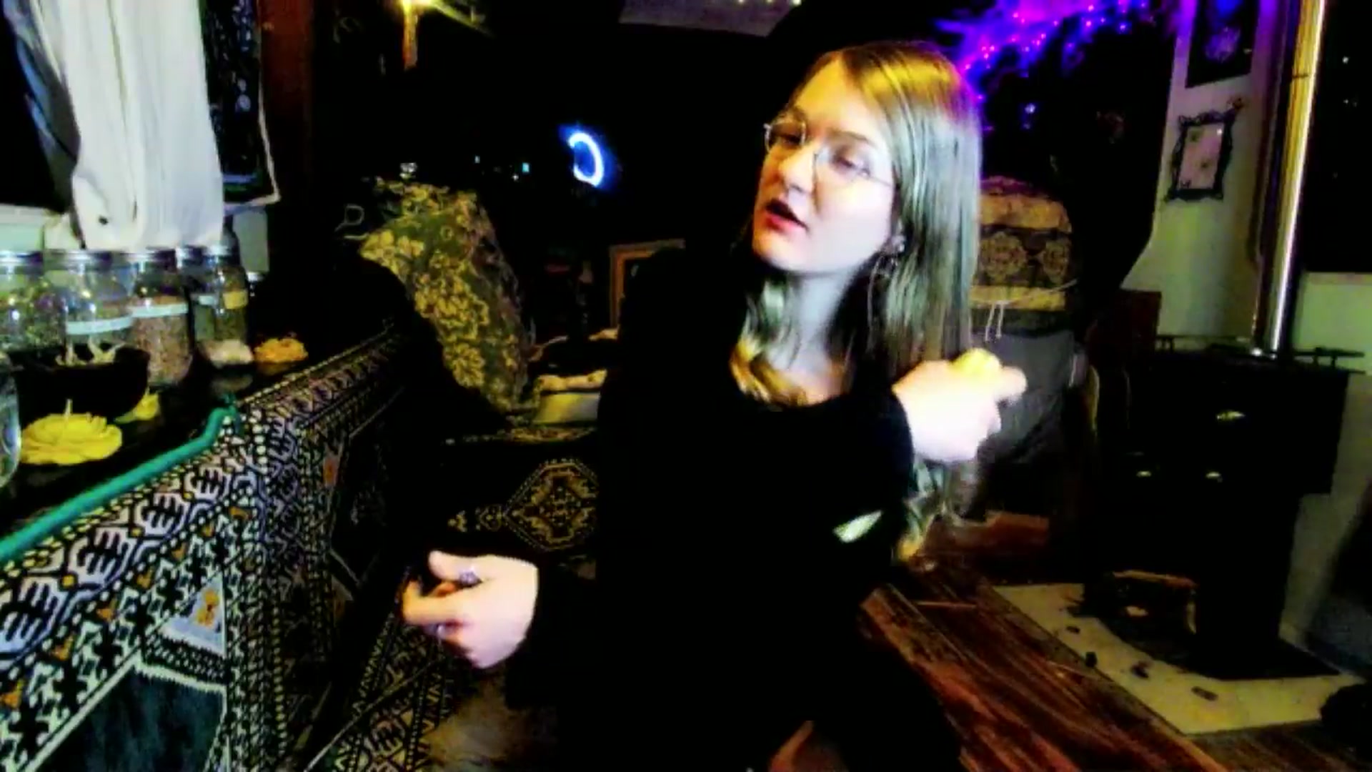 Gallery image thumbnail from Effykitty420's myfreecams stream on, 01/26/2025, 09:26 image 10 of 20
