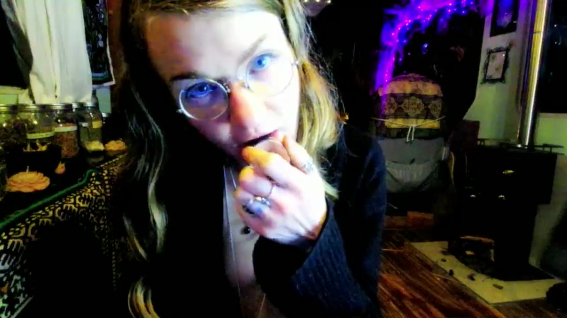 Gallery image thumbnail from Effykitty420's myfreecams stream on, 01/26/2025, 09:26 image 8 of 20