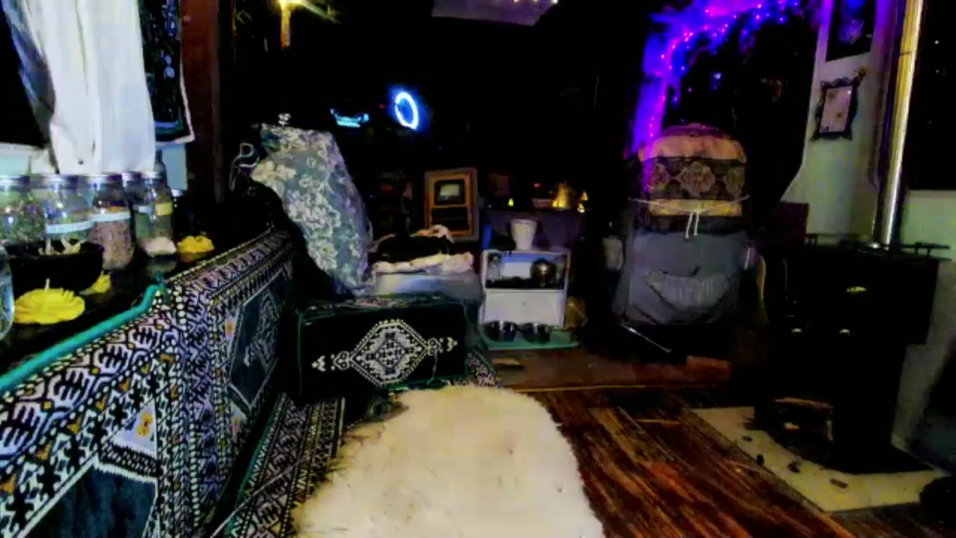 Gallery image thumbnail from Effykitty420's myfreecams stream on, 01/26/2025, 09:26 image 9 of 20