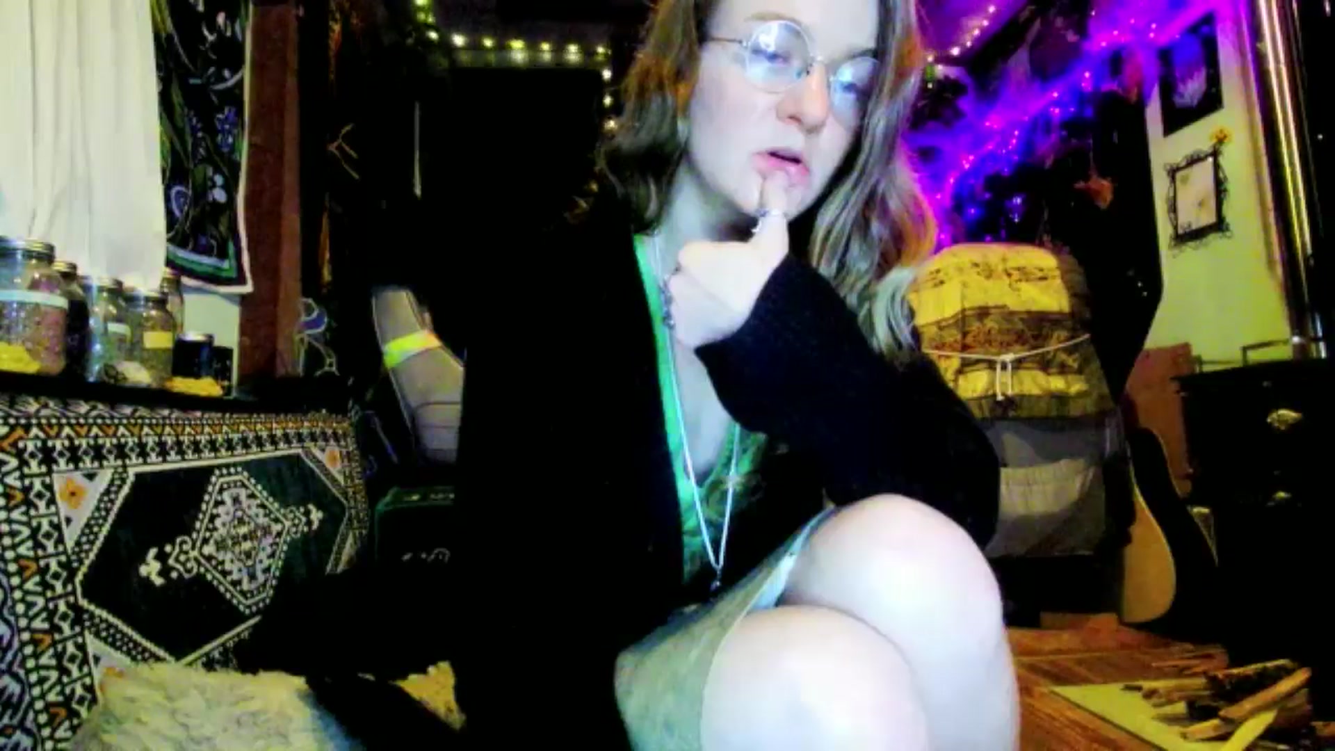Gallery image thumbnail from Effykitty420's myfreecams stream on, 02/03/2025, 11:20 image 5 of 20