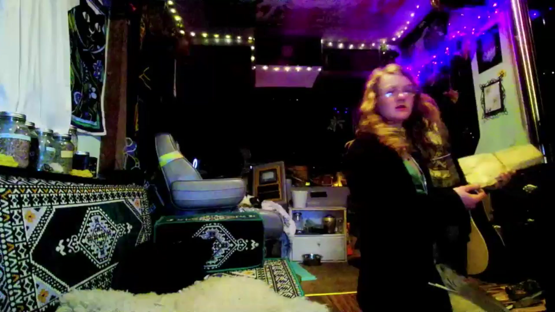 Gallery image thumbnail from Effykitty420's myfreecams stream on, 02/03/2025, 12:27 image 1 of 20