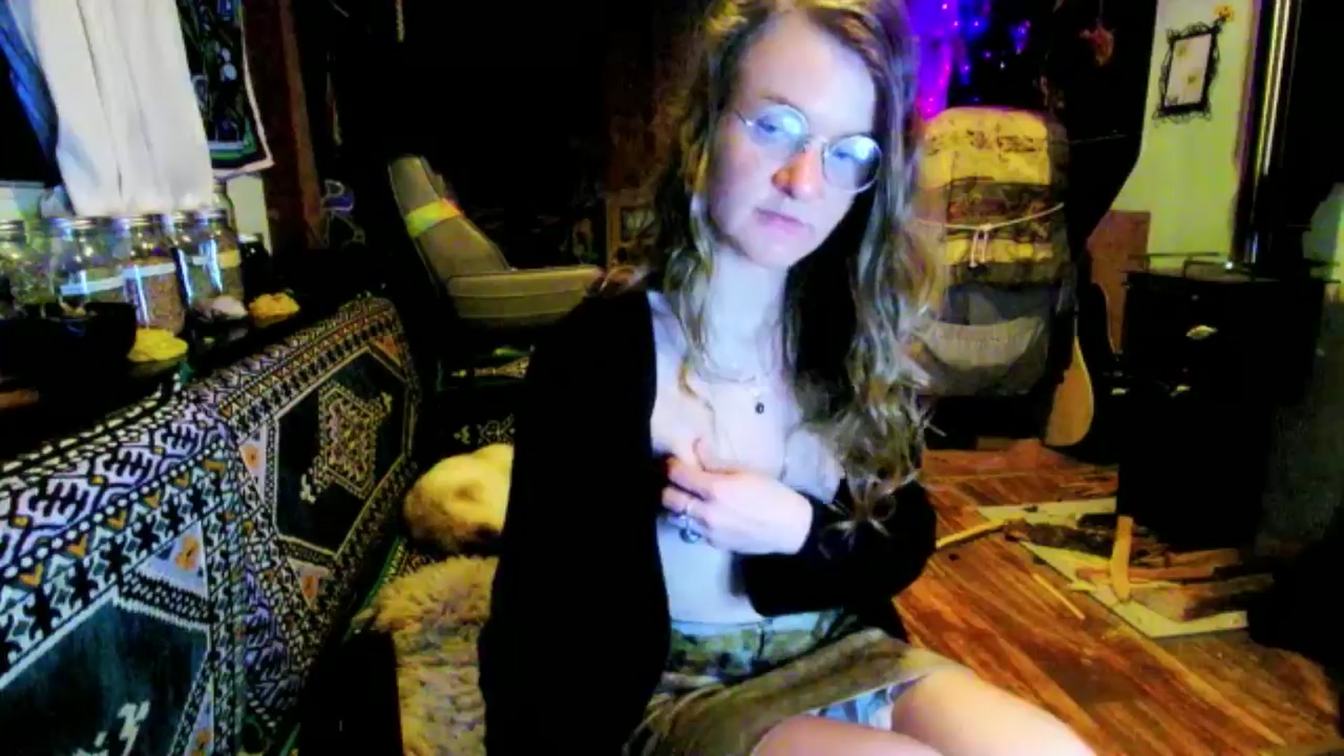 Gallery image thumbnail from Effykitty420's myfreecams stream on, 02/03/2025, 13:07 image 18 of 20