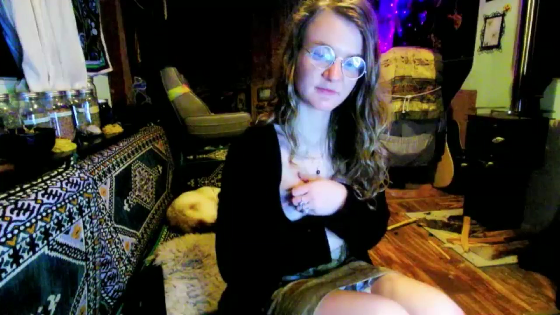 Gallery image thumbnail from Effykitty420's myfreecams stream on, 02/03/2025, 13:07 image 13 of 20