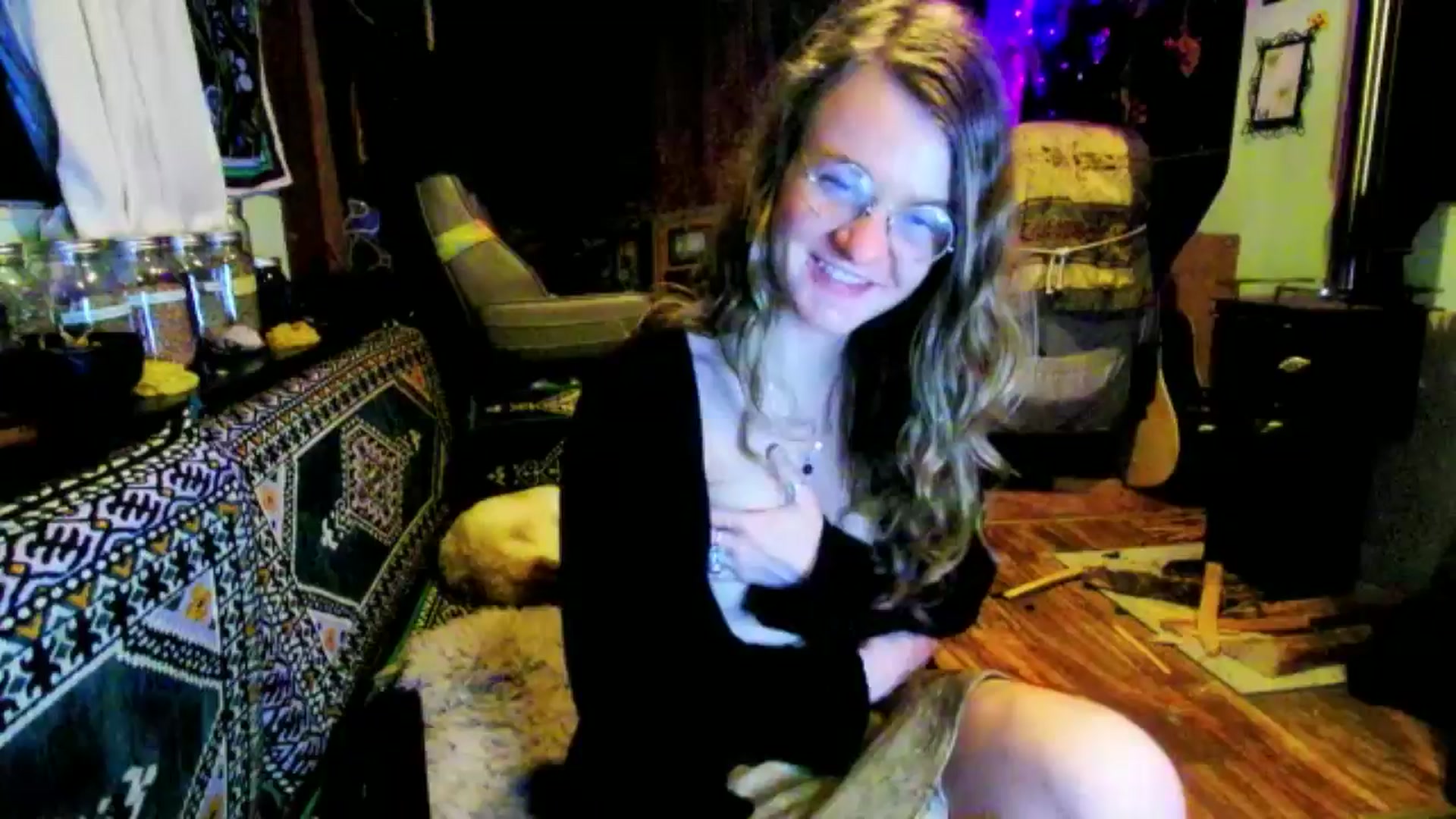 Gallery image thumbnail from Effykitty420's myfreecams stream on, 02/03/2025, 13:07 image 6 of 20
