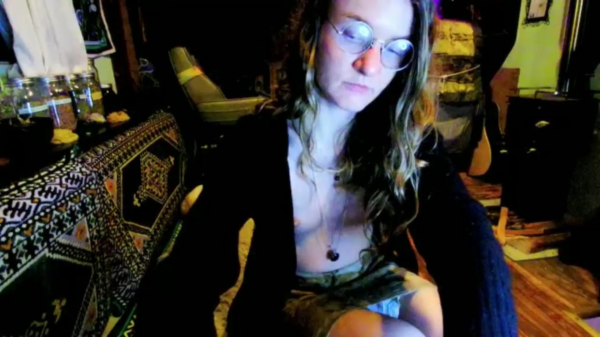Gallery image thumbnail from Effykitty420's myfreecams stream on, 02/03/2025, 13:07 image 17 of 20