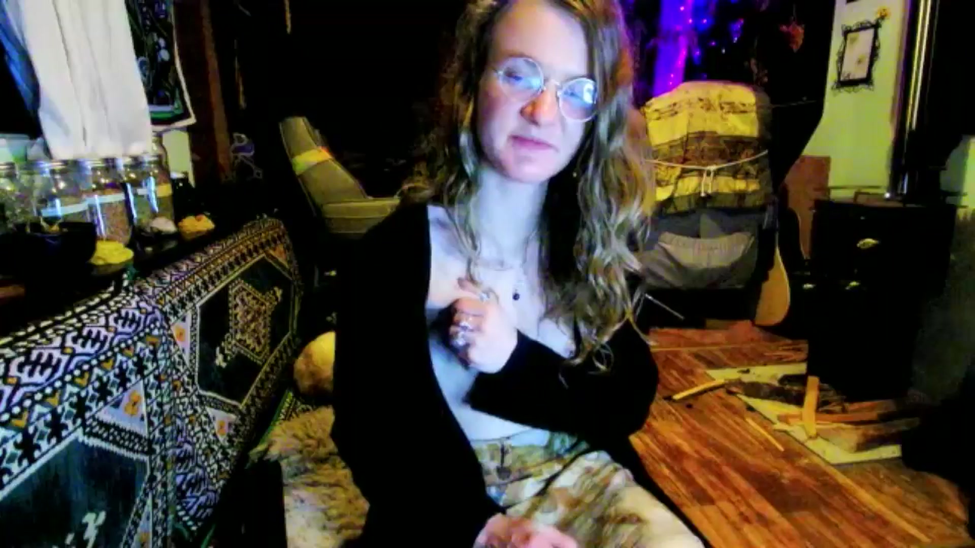 Gallery image thumbnail from Effykitty420's myfreecams stream on, 02/03/2025, 13:07 image 5 of 20