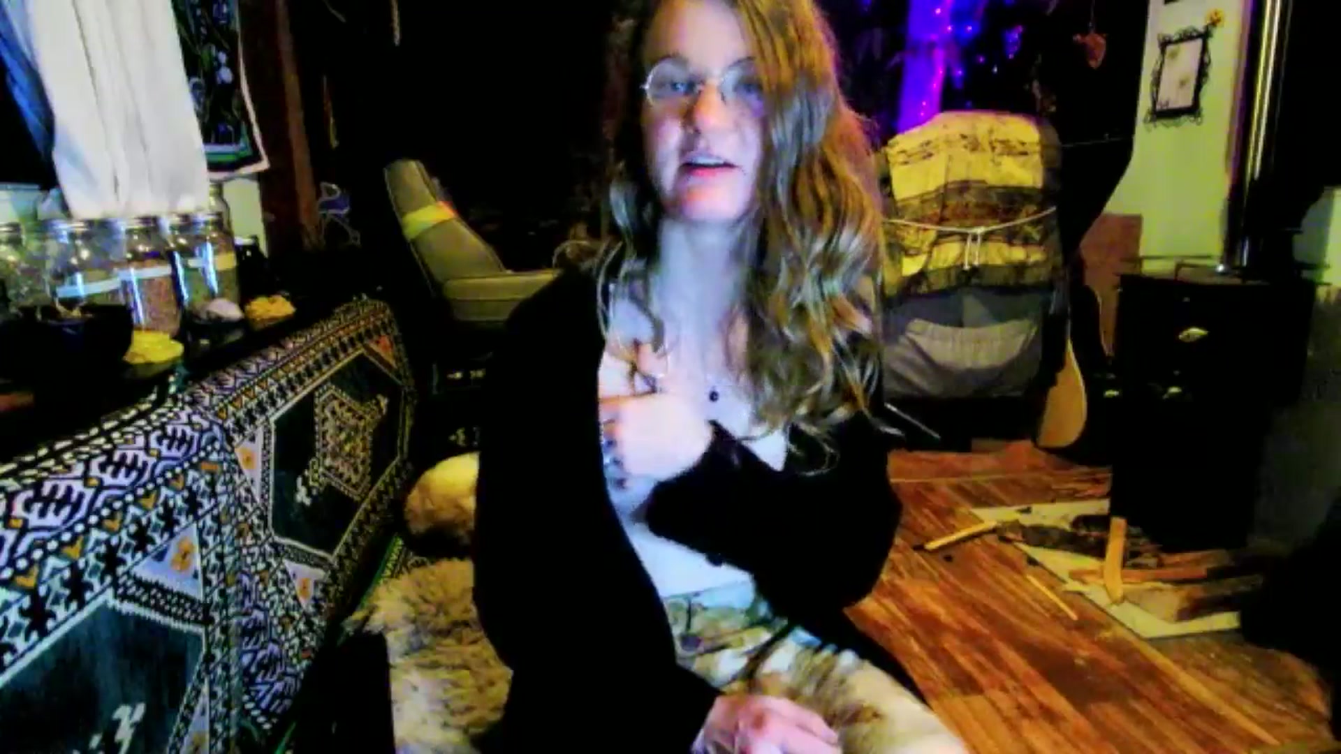 Gallery image thumbnail from Effykitty420's myfreecams stream on, 02/03/2025, 13:07 image 2 of 20