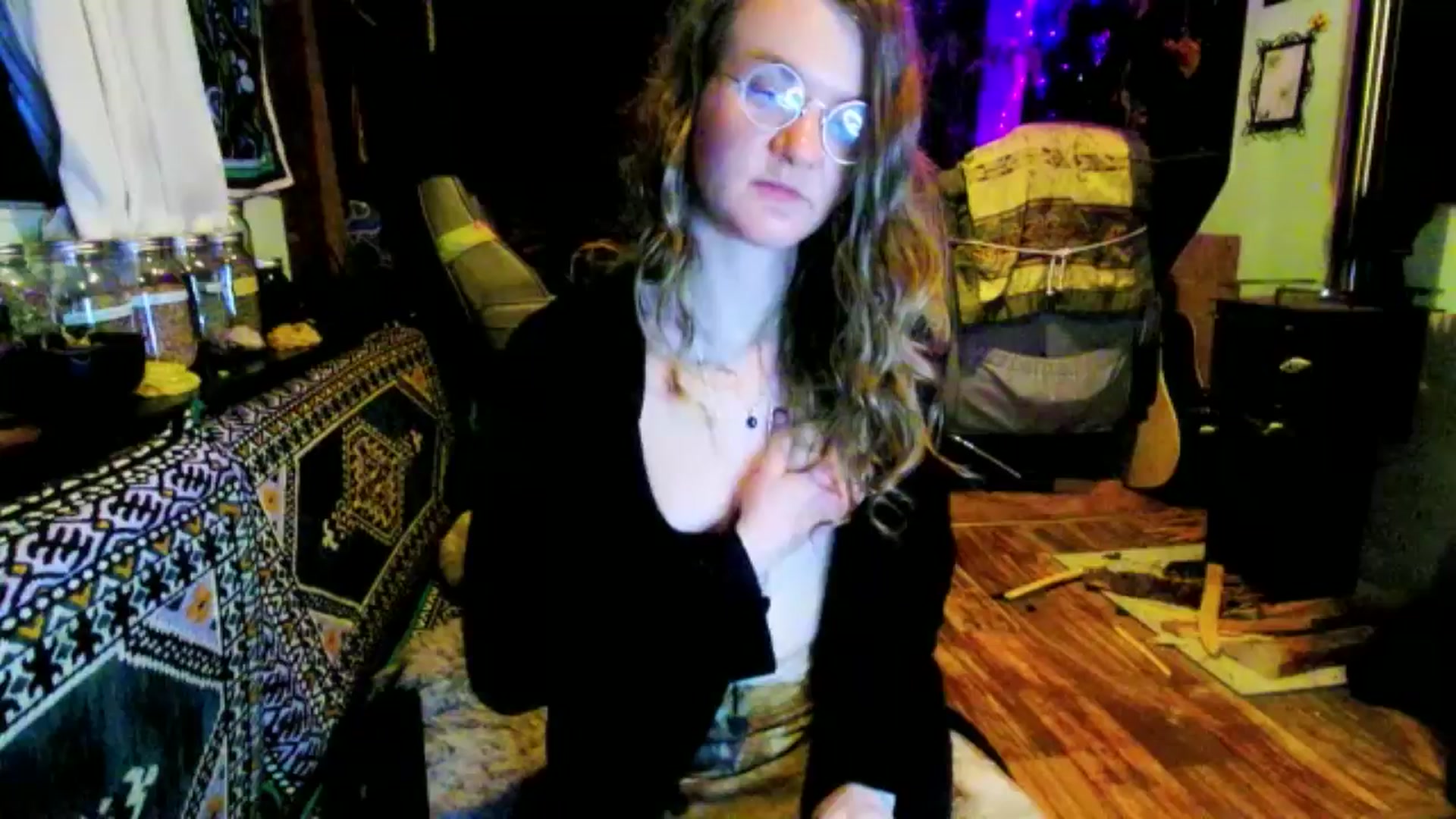 Gallery image thumbnail from Effykitty420's myfreecams stream on, 02/03/2025, 13:07 image 1 of 20