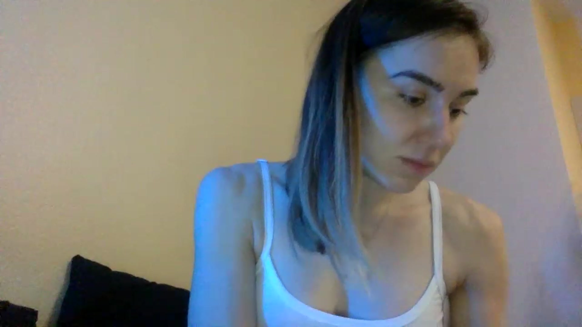 Gallery image thumbnail from EgoisticKitty's myfreecams stream on, 11/20/2022, 18:40 image 3 of 20