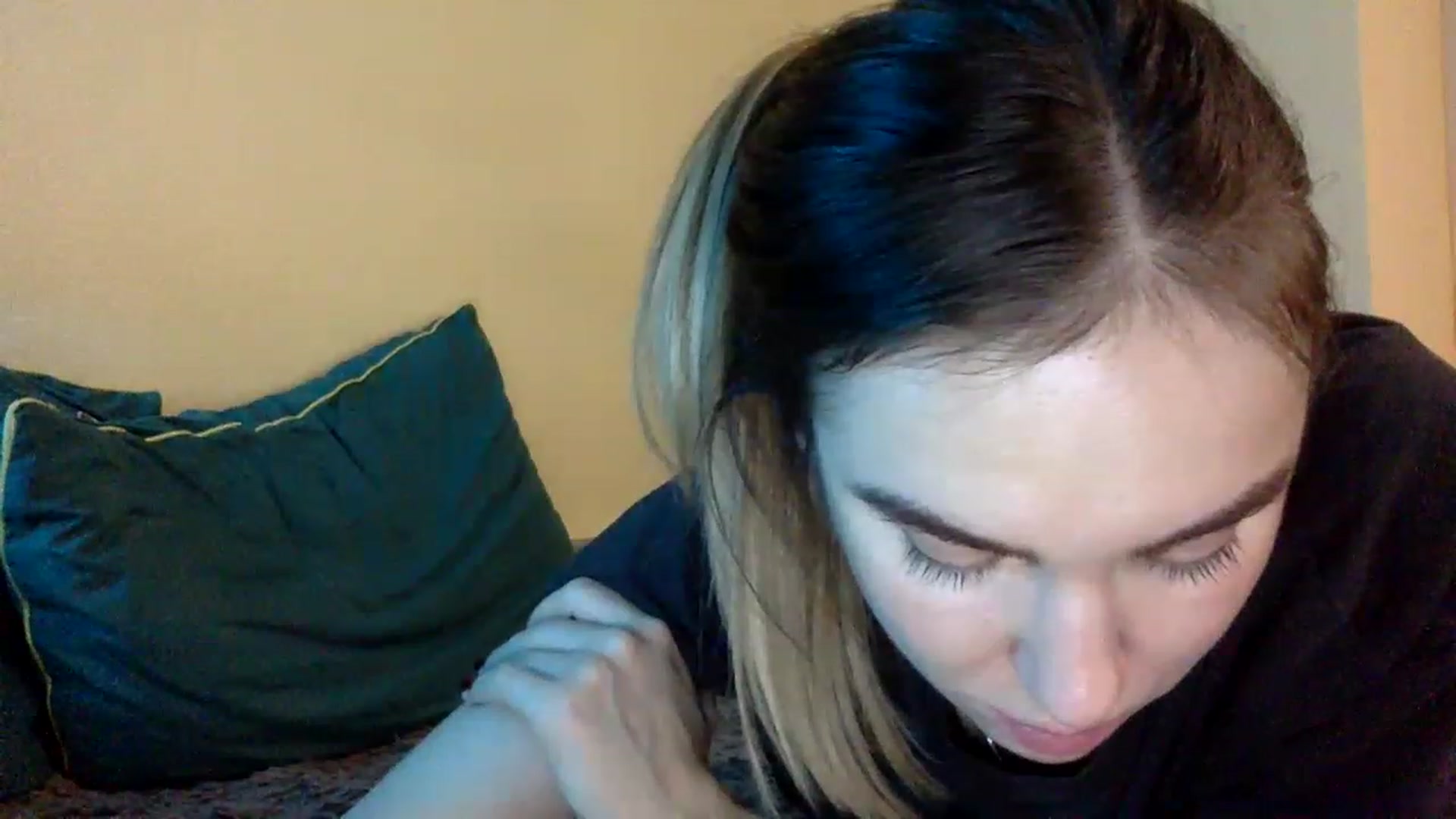 Gallery image thumbnail from EgoisticKitty's myfreecams stream on, 12/17/2022, 13:48 image 19 of 20