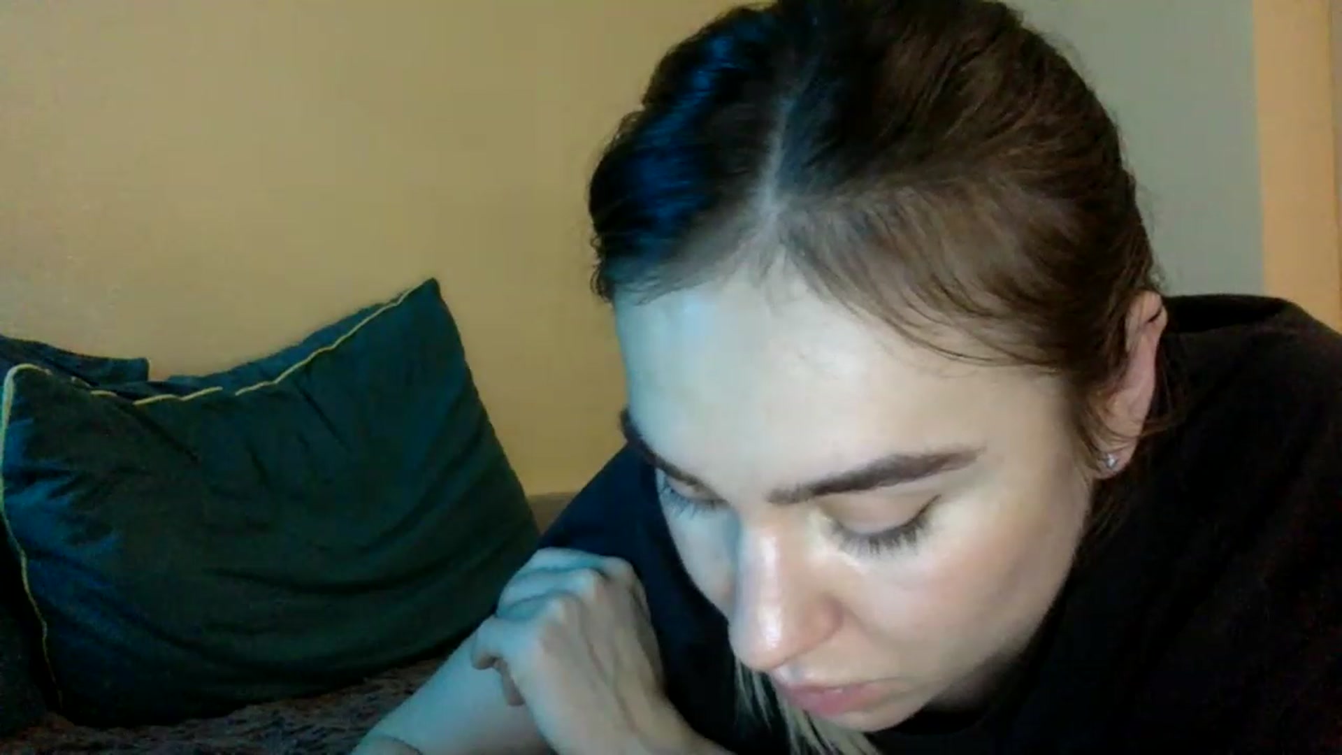 Gallery image thumbnail from EgoisticKitty's myfreecams stream on, 12/17/2022, 13:48 image 17 of 20