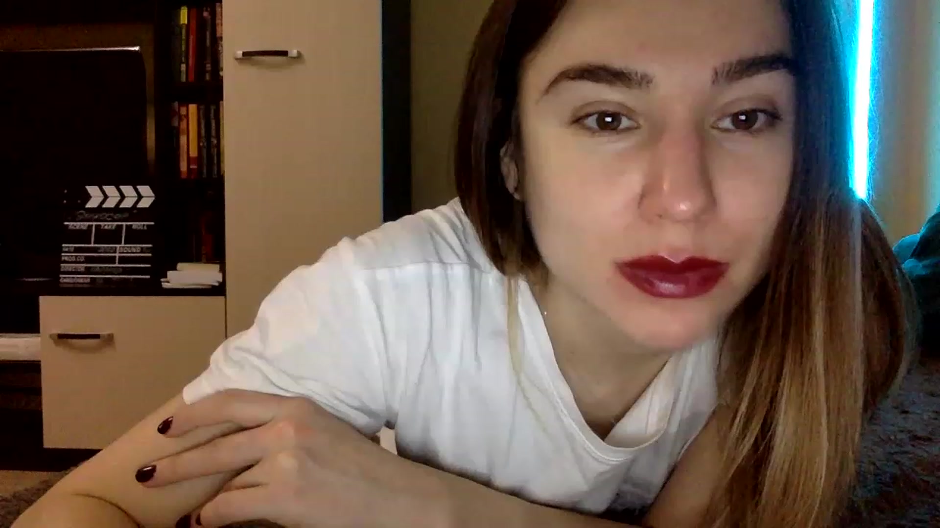 Gallery image thumbnail from EgoisticKitty's myfreecams stream on, 12/19/2022, 10:34 image 14 of 20