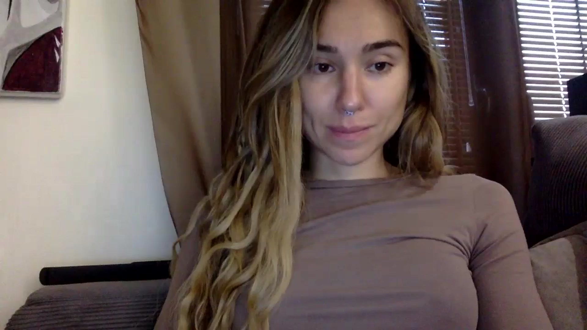 Gallery image thumbnail from EgoisticKitty's myfreecams stream on, 11/10/2023, 08:13 image 17 of 20