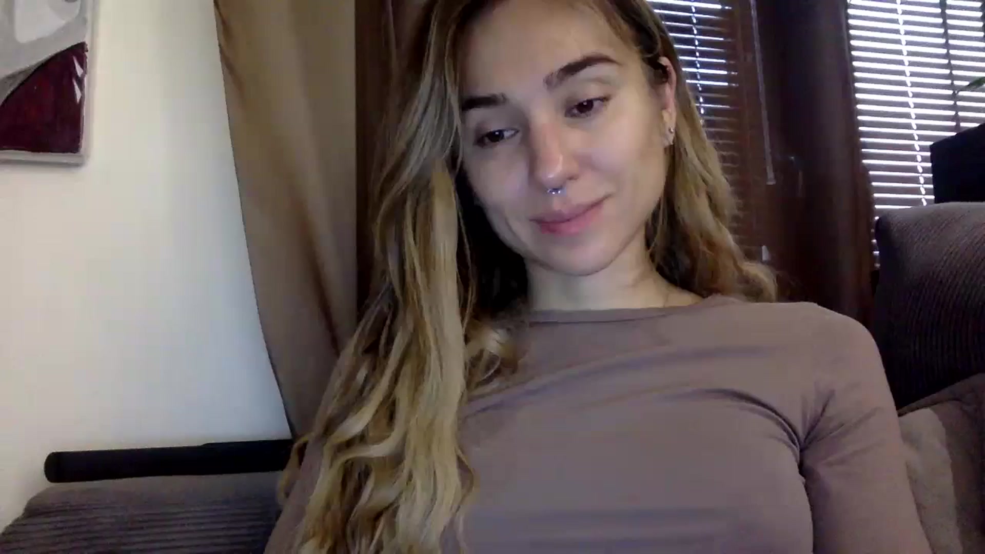 Gallery image thumbnail from EgoisticKitty's myfreecams stream on, 11/10/2023, 08:13 image 18 of 20