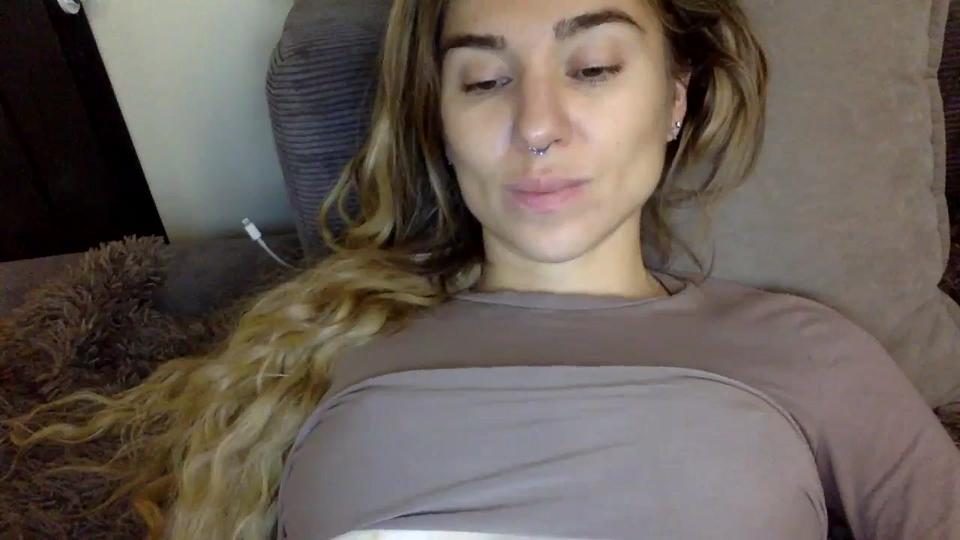 Gallery image thumbnail from EgoisticKitty's myfreecams stream on, 11/10/2023, 08:30 image 4 of 20