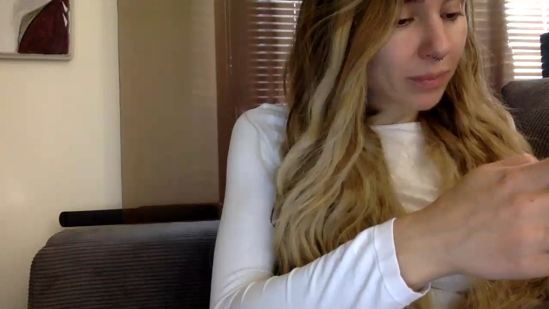 Gallery image thumbnail from EgoisticKitty's myfreecams stream on, 11/15/2023, 08:42 image 10 of 20