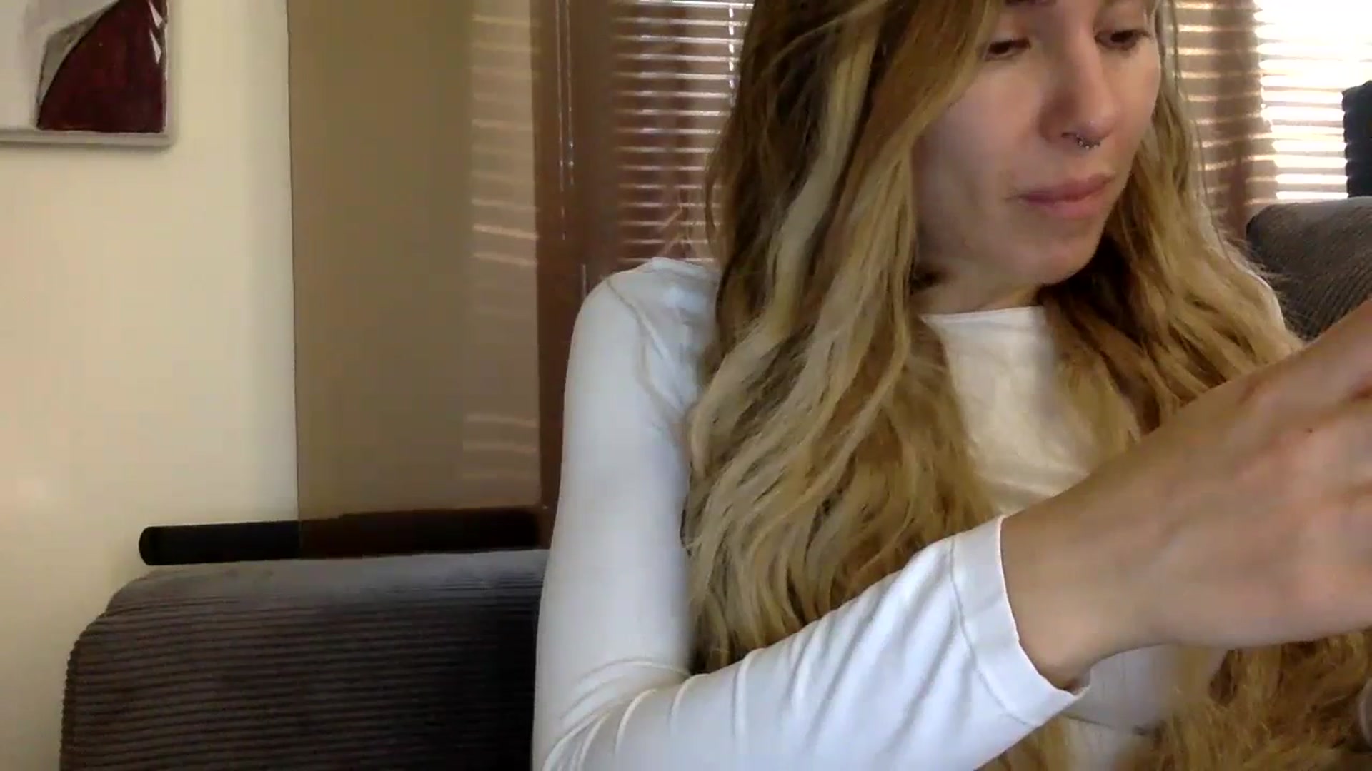 Gallery image thumbnail from EgoisticKitty's myfreecams stream on, 11/15/2023, 08:42 image 9 of 20