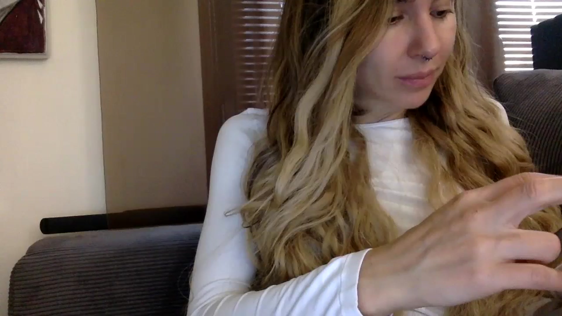 Gallery image thumbnail from EgoisticKitty's myfreecams stream on, 11/15/2023, 08:42 image 12 of 20