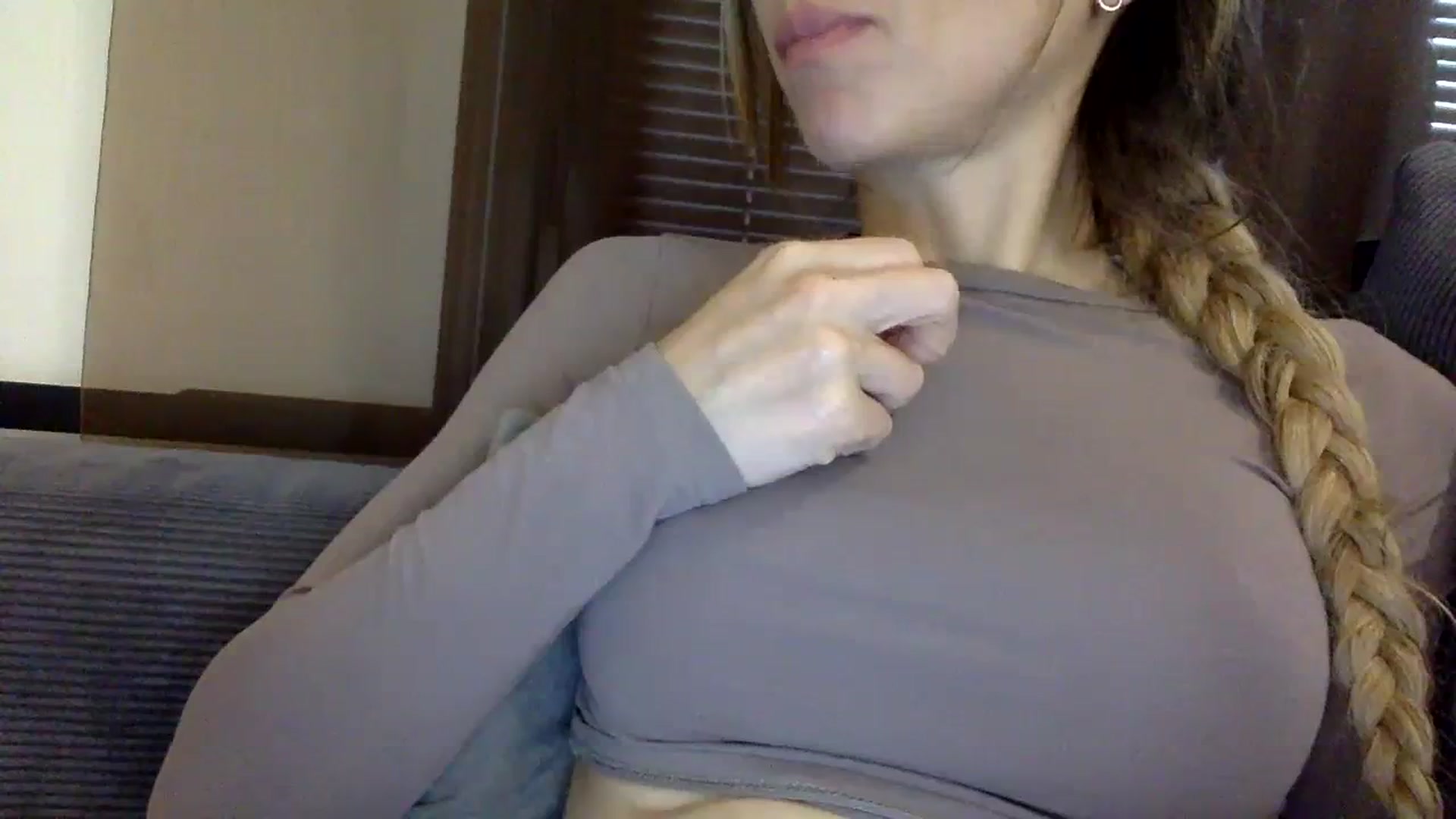 Gallery image thumbnail from EgoisticKitty's myfreecams stream on, 11/15/2023, 12:35 image 19 of 20