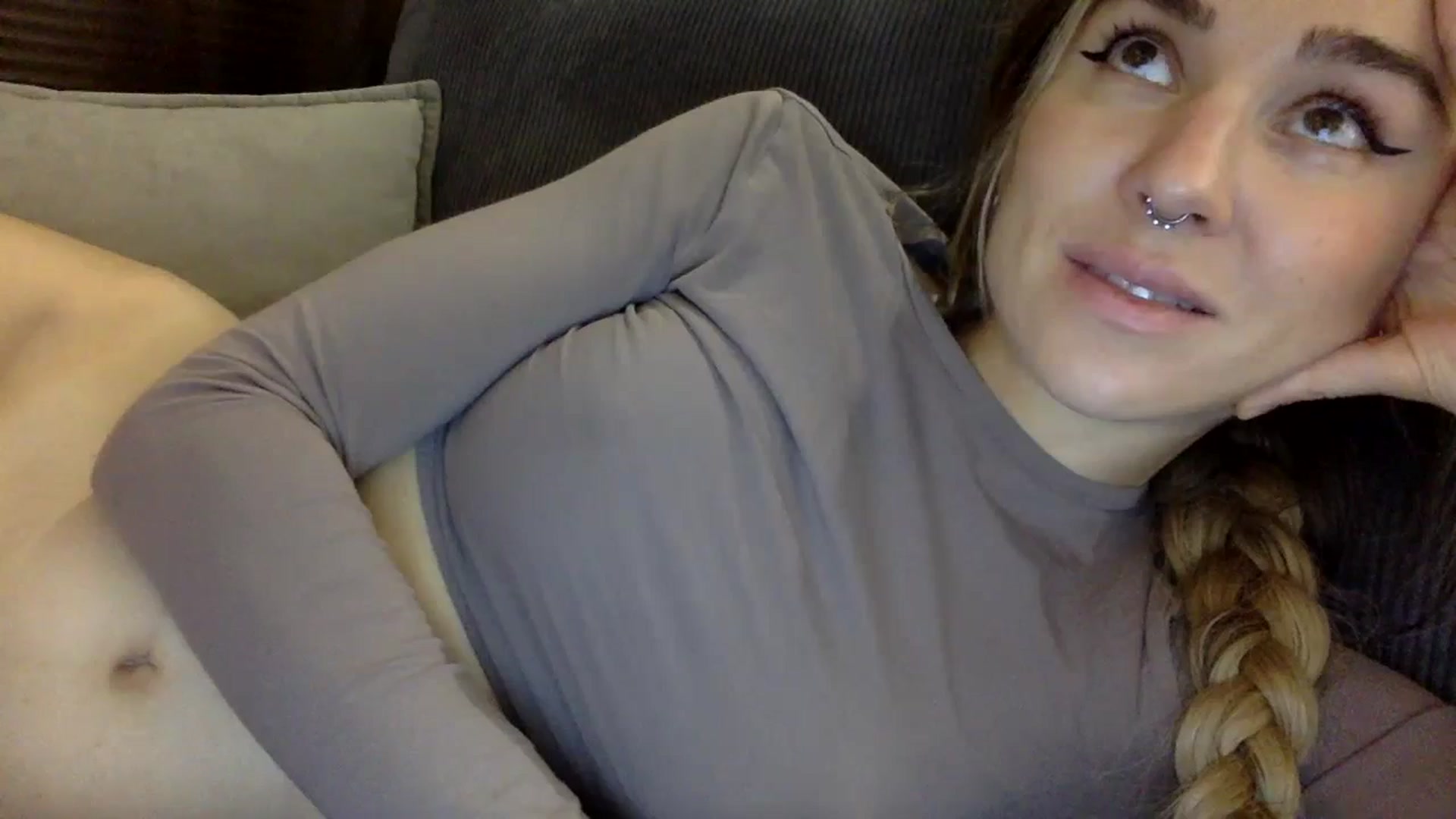 Gallery image thumbnail from EgoisticKitty's myfreecams stream on, 11/15/2023, 14:49 image 13 of 20