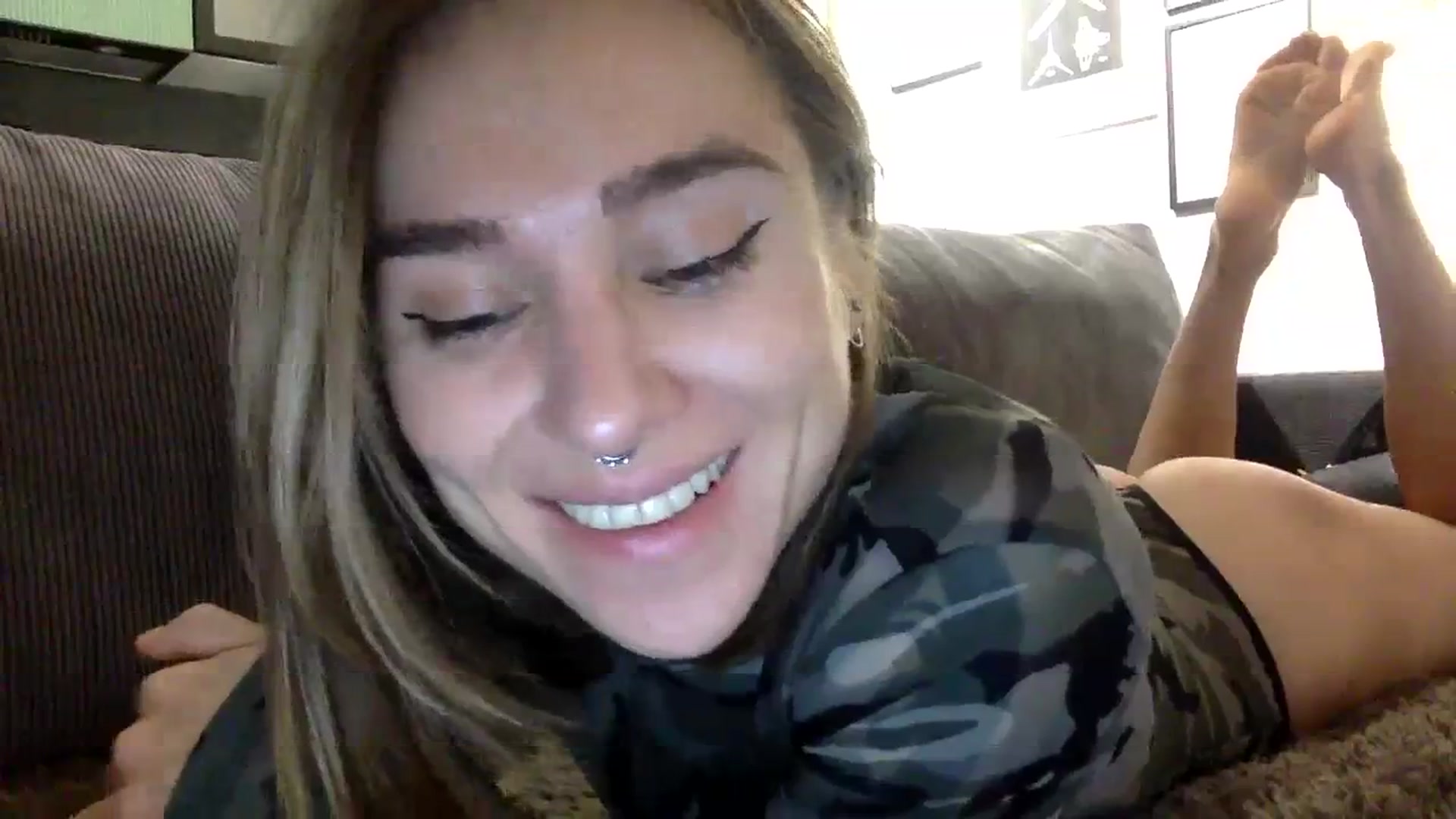 Gallery image thumbnail from EgoisticKitty's myfreecams stream on, 11/21/2023, 15:03 image 18 of 20