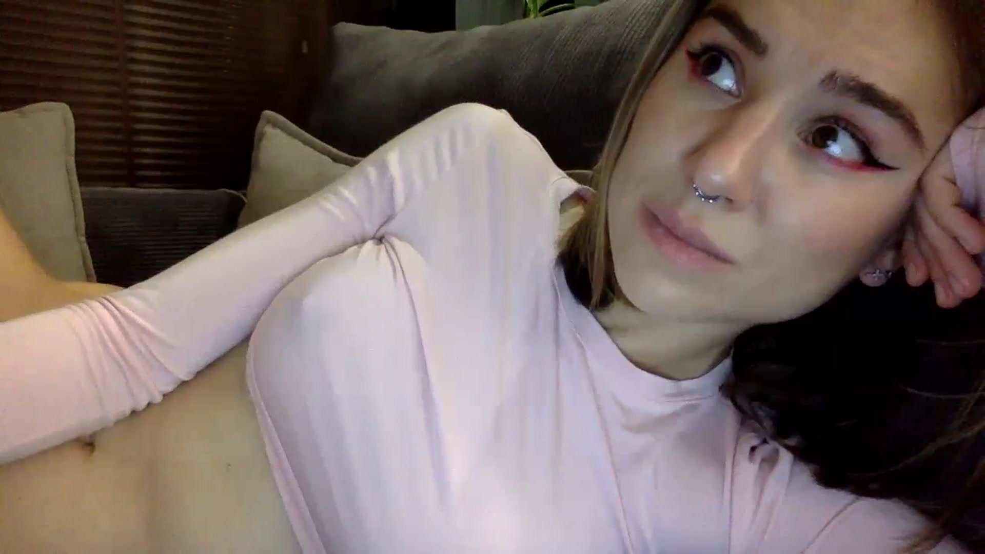 Gallery image thumbnail from EgoisticKitty's myfreecams stream on, 11/29/2023, 17:44 image 17 of 20