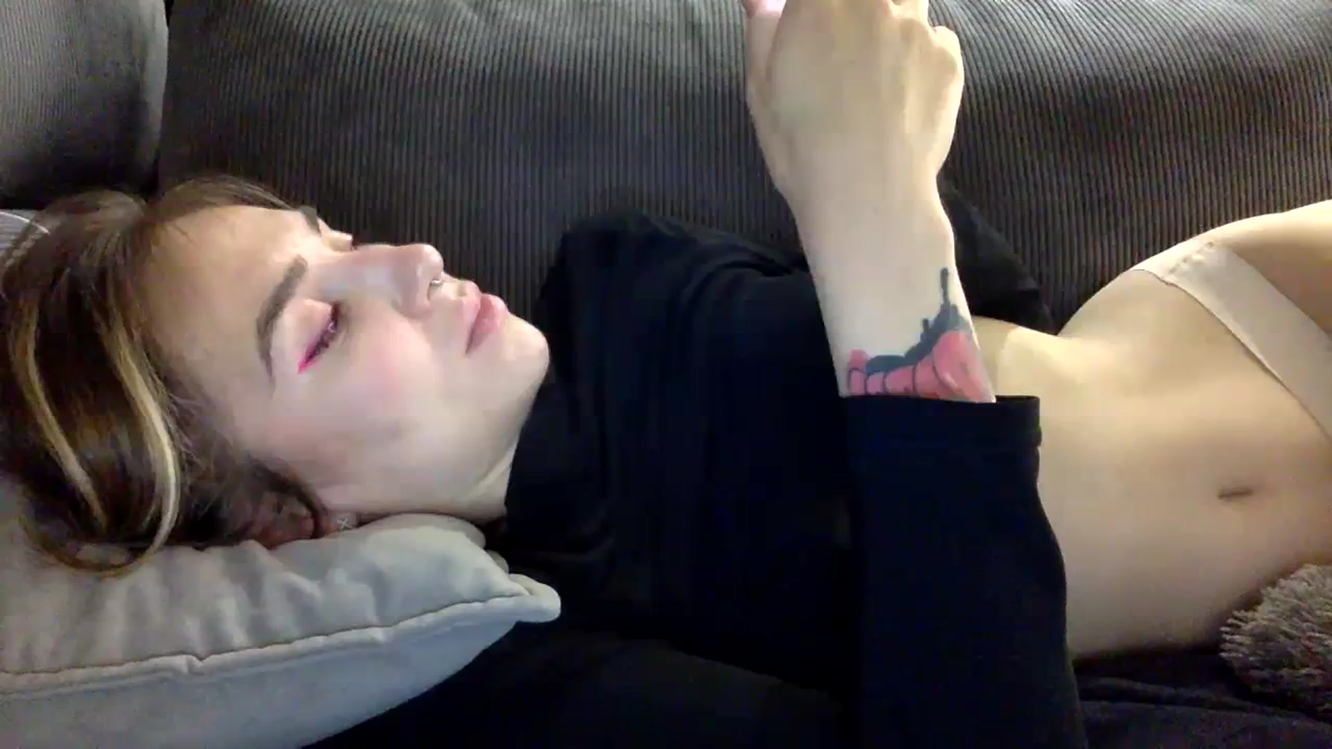 Gallery image thumbnail from EgoisticKitty's myfreecams stream on, 12/01/2023, 13:23 image 5 of 20