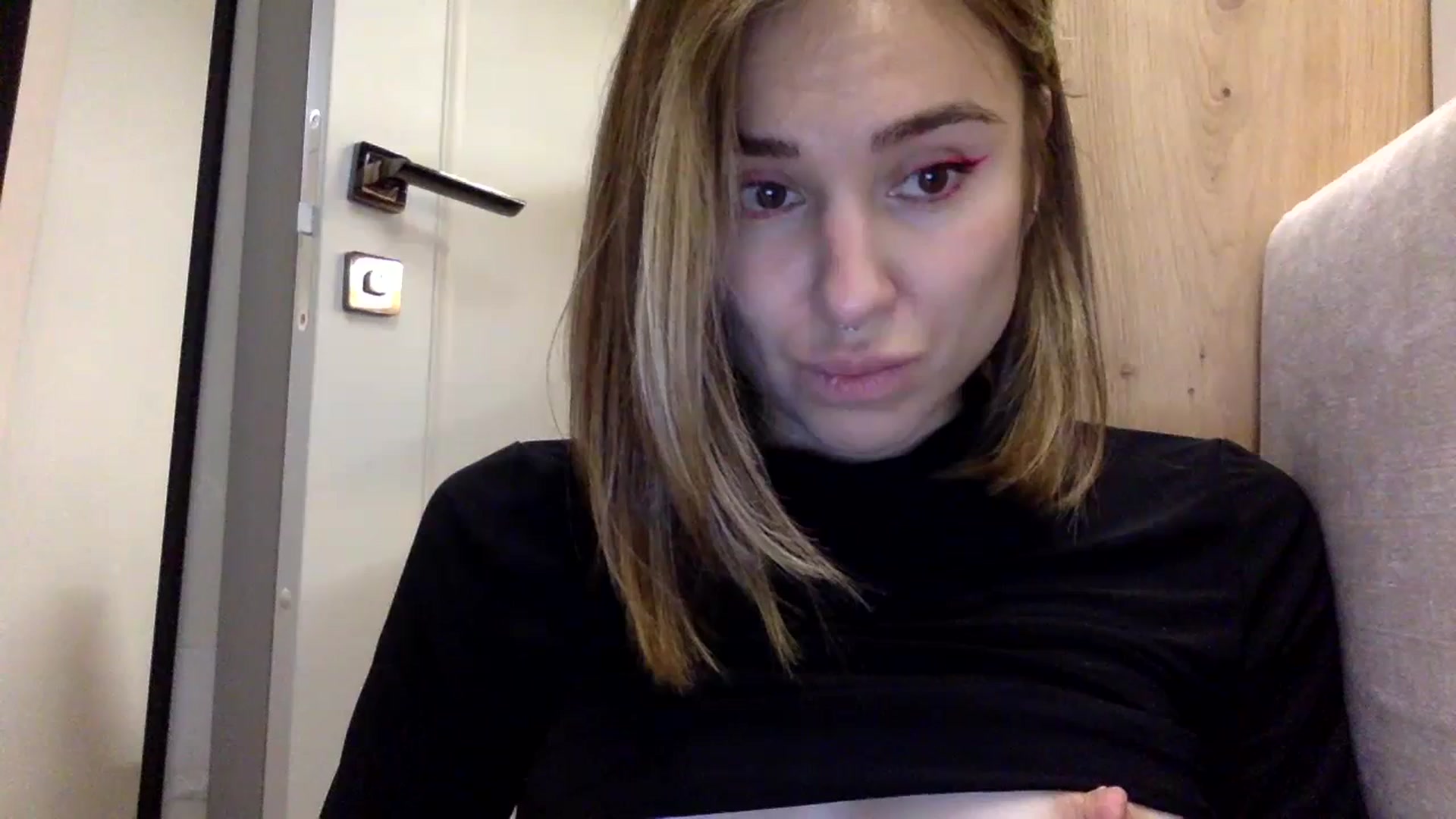 Gallery image thumbnail from EgoisticKitty's myfreecams stream on, 12/01/2023, 14:34 image 13 of 20