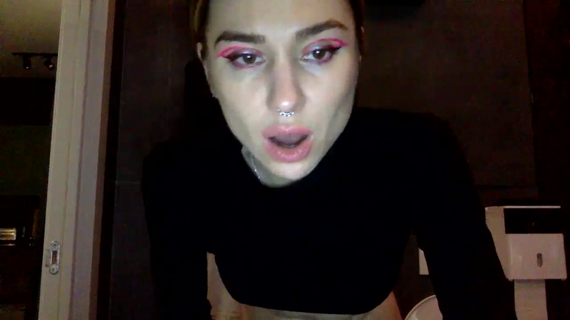 Gallery image thumbnail from EgoisticKitty's myfreecams stream on, 12/03/2023, 10:24 image 13 of 20