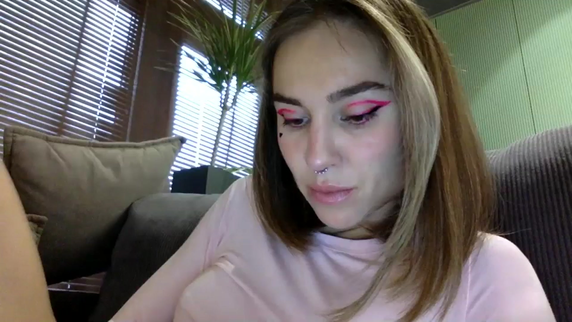 Gallery image thumbnail from EgoisticKitty's myfreecams stream on, 12/04/2023, 08:54 image 1 of 20