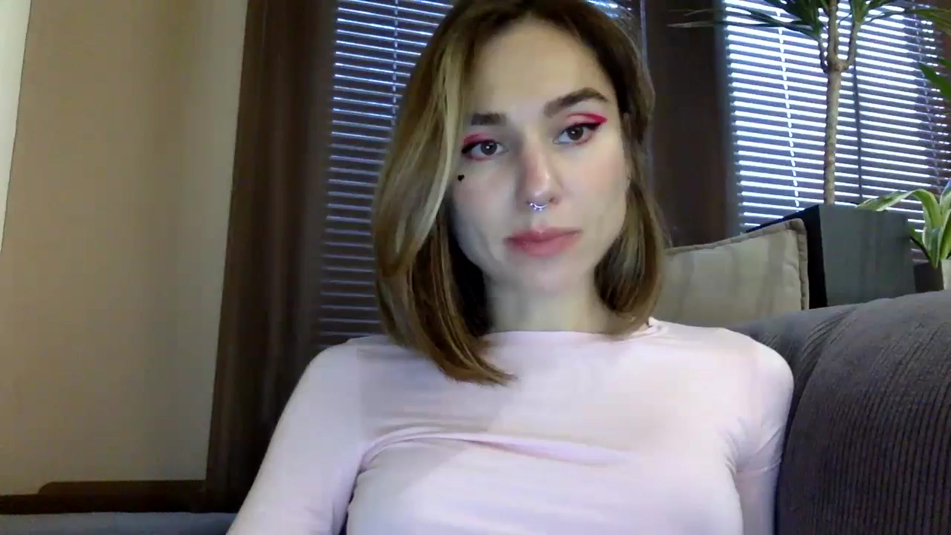 Gallery image thumbnail from EgoisticKitty's myfreecams stream on, 12/04/2023, 11:19 image 17 of 20
