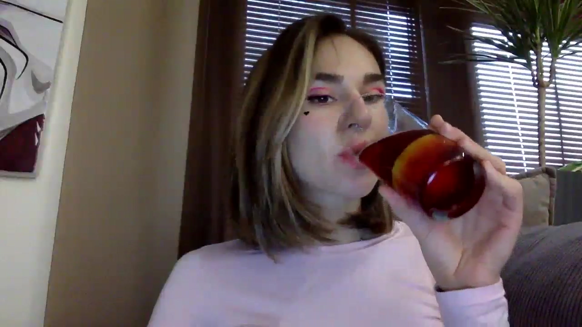 Gallery image thumbnail from EgoisticKitty's myfreecams stream on, 12/04/2023, 11:19 image 13 of 20