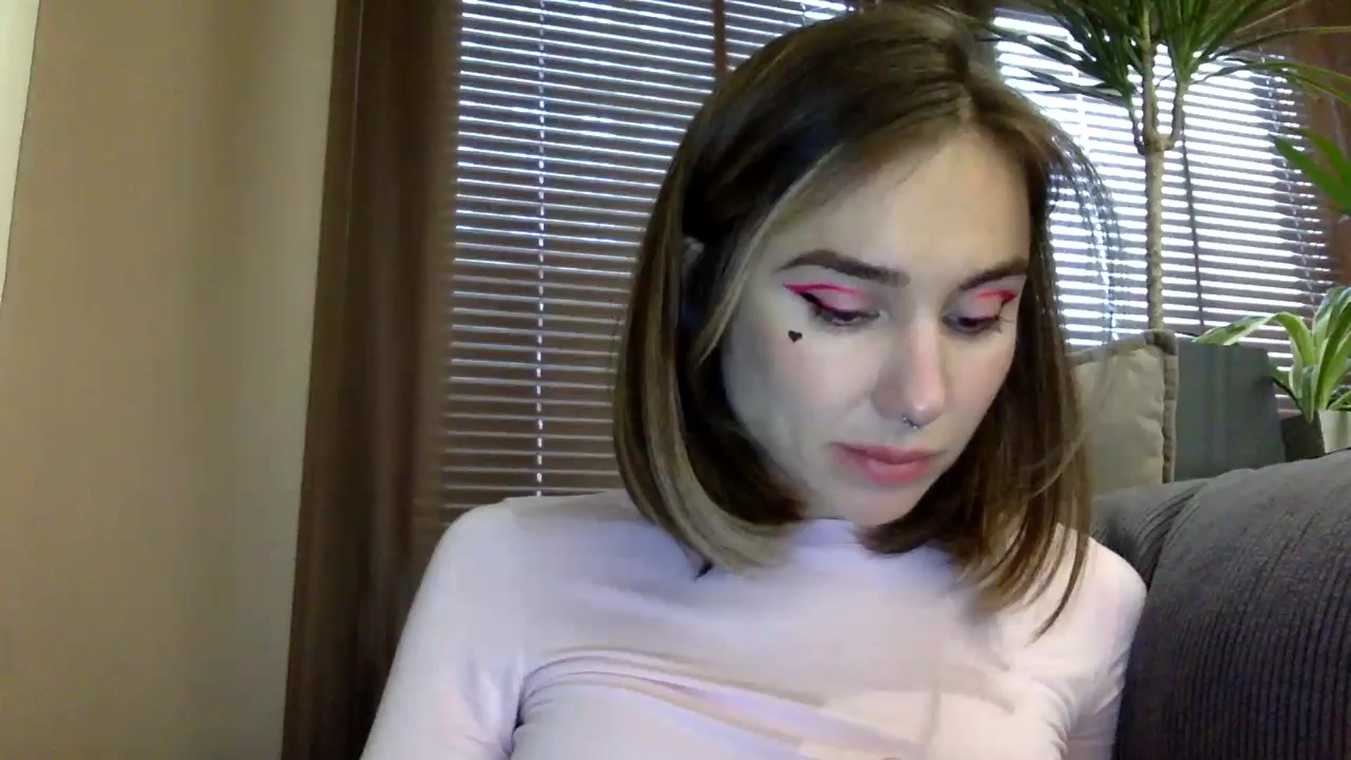 Gallery image thumbnail from EgoisticKitty's myfreecams stream on, 12/04/2023, 11:19 image 15 of 20