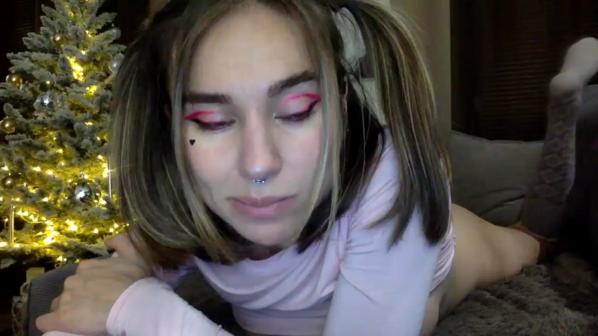 Gallery image thumbnail from EgoisticKitty's myfreecams stream on, 12/04/2023, 18:40 image 16 of 20