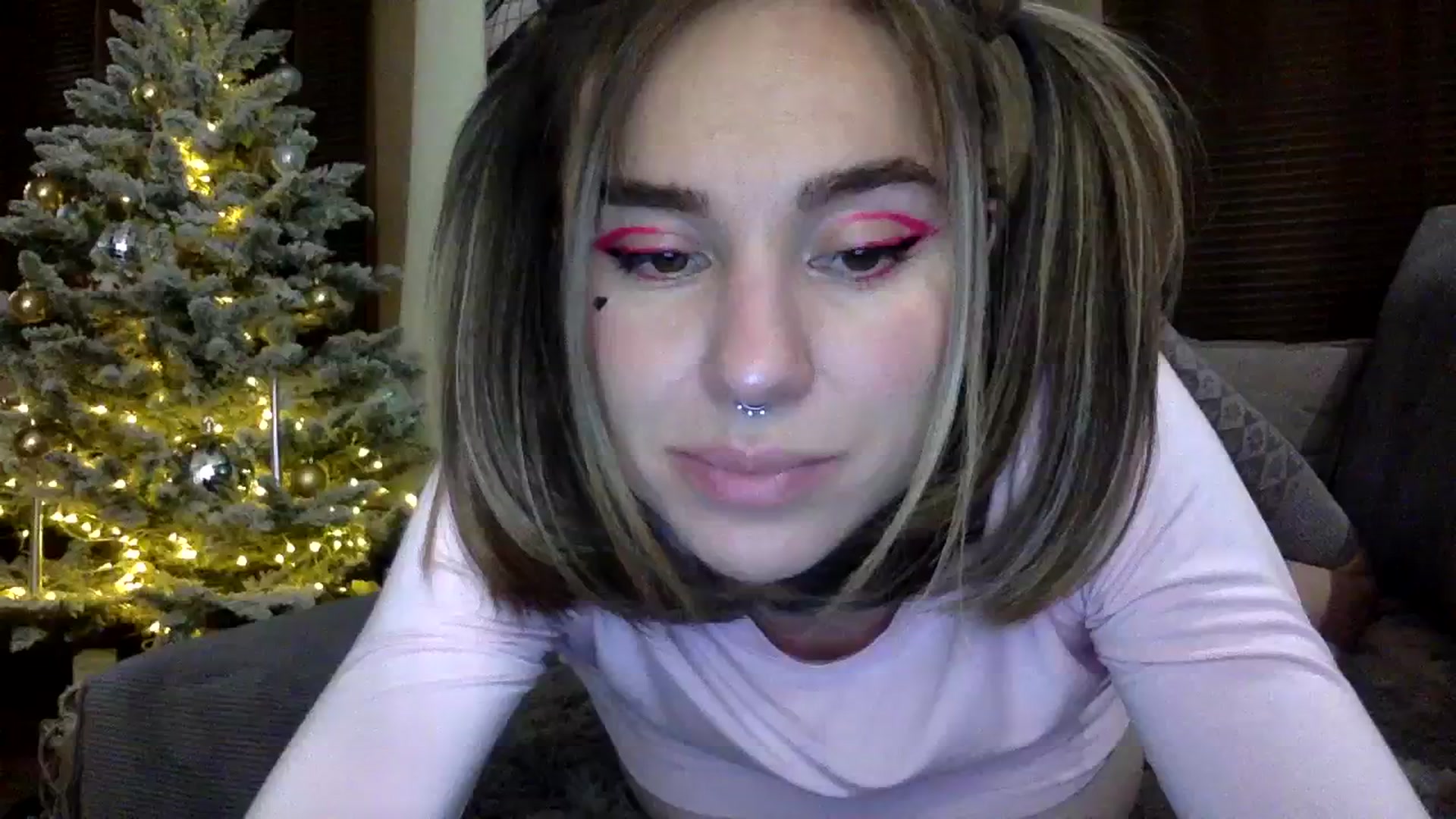 Gallery image thumbnail from EgoisticKitty's myfreecams stream on, 12/04/2023, 18:40 image 15 of 20