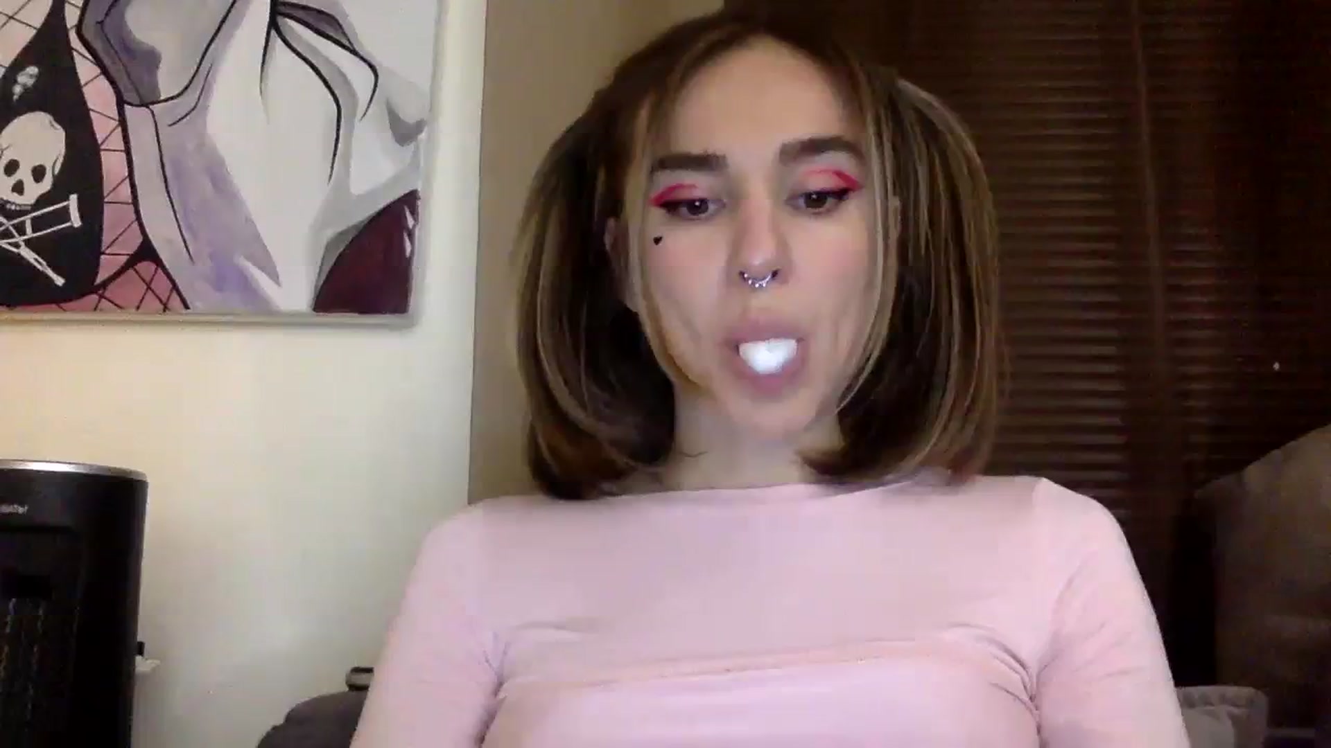Gallery image thumbnail from EgoisticKitty's myfreecams stream on, 12/04/2023, 18:40 image 1 of 20