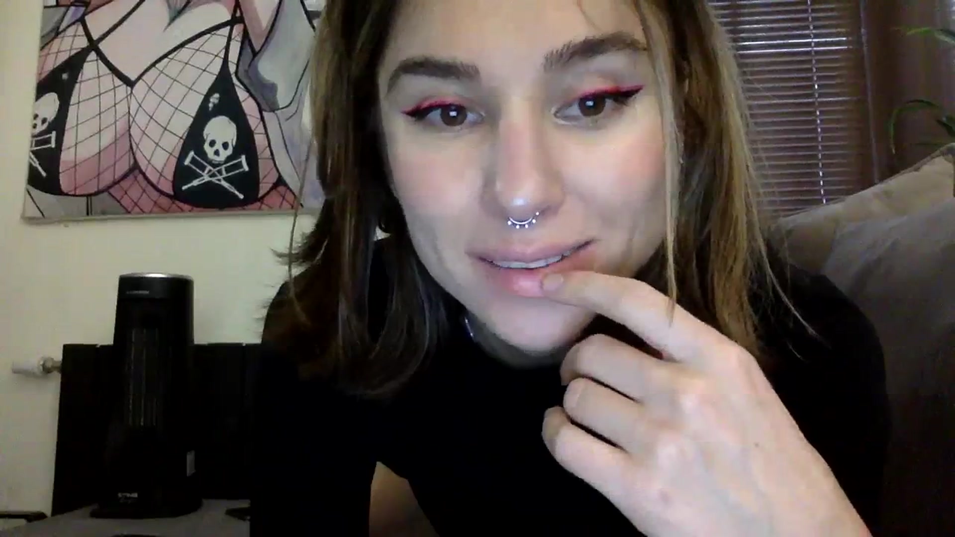 Gallery image thumbnail from EgoisticKitty's myfreecams stream on, 12/07/2023, 11:28 image 18 of 20