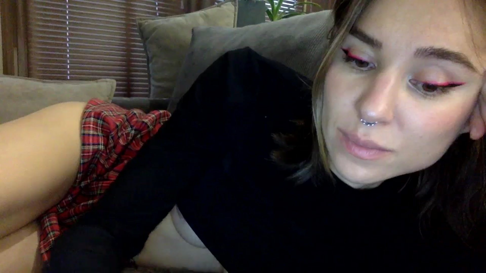 Gallery image thumbnail from EgoisticKitty's myfreecams stream on, 12/07/2023, 12:09 image 4 of 20