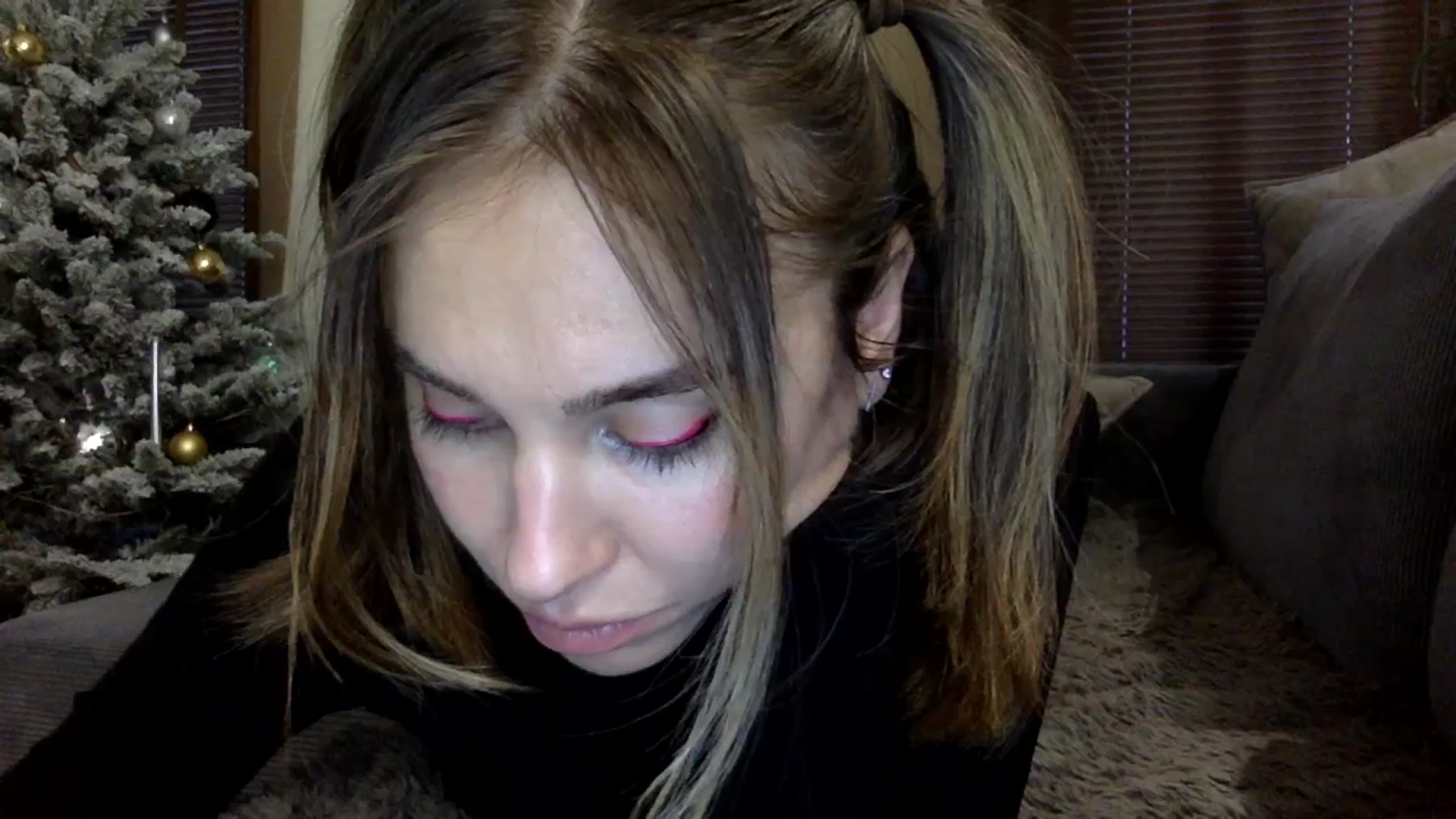 Gallery image thumbnail from EgoisticKitty's myfreecams stream on, 12/07/2023, 12:09 image 18 of 20